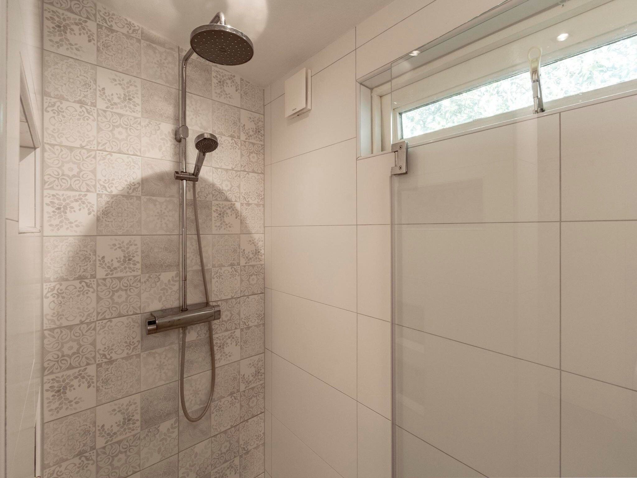 De badkamer van Eureka 109 in Sint Maartensvlotbrug