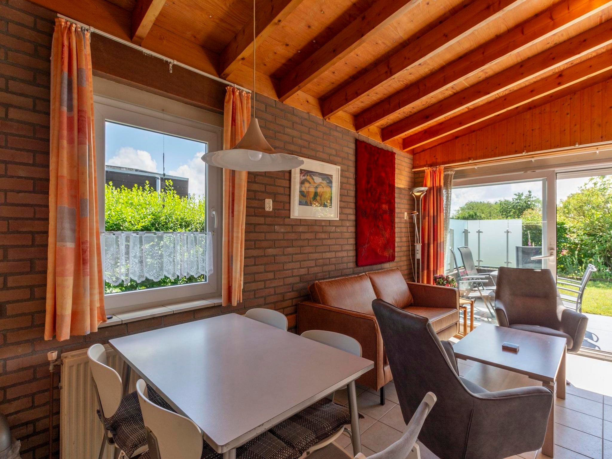 De eetkamer van De Blenck 54 in Callantsoog