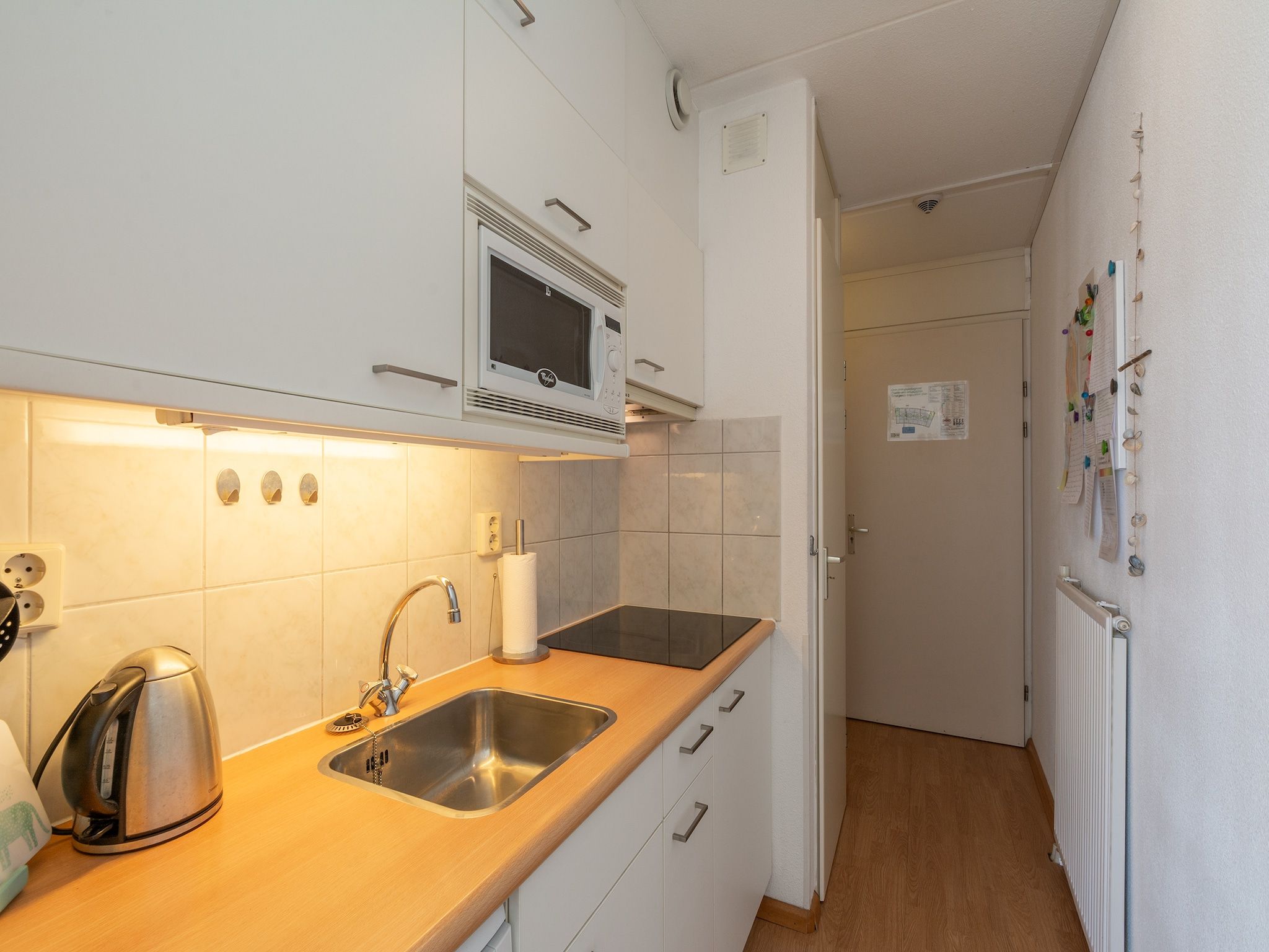 De keuken van Strandslag 225 in Julianadorp aan Zee