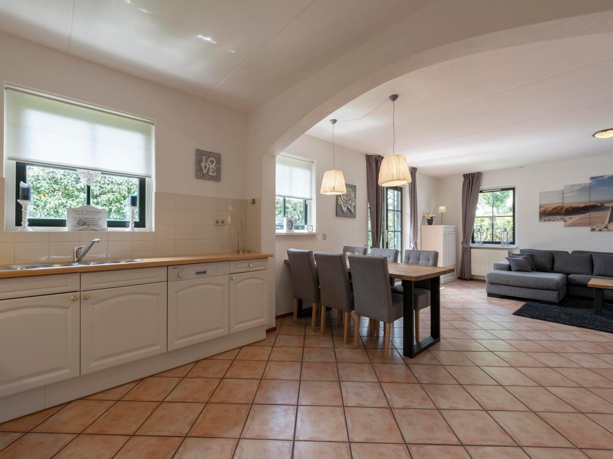 De eetkamer van De Buitenplaats 100 in Callantsoog