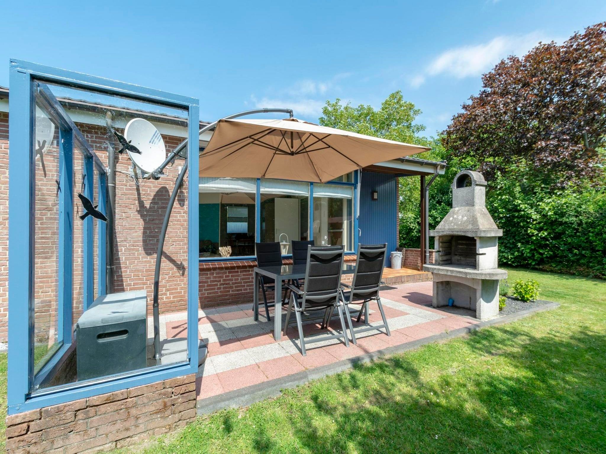 Het terras van Eureka 78 in Sint Maartensvlotbrug