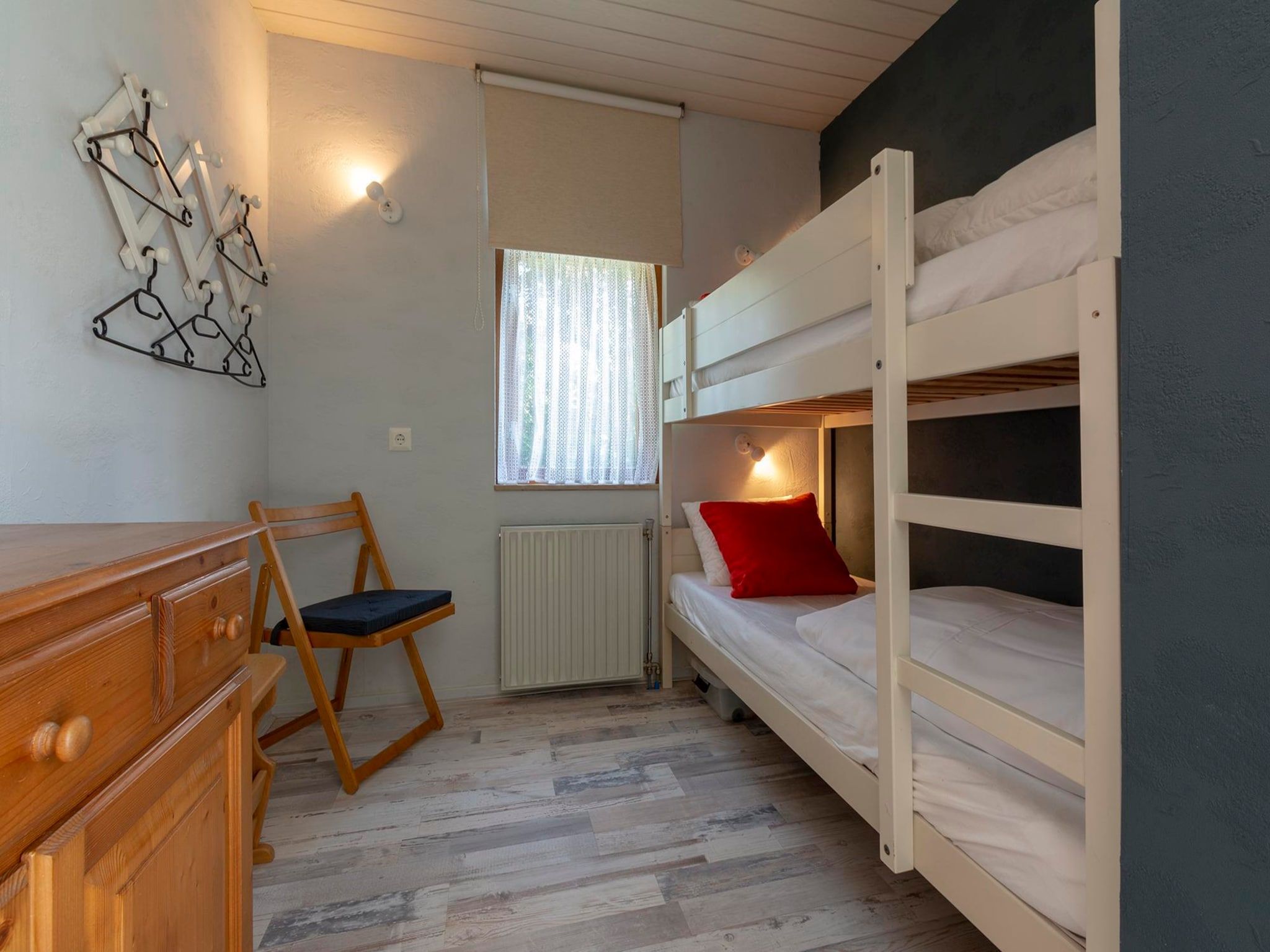 Een slaapkamer van Eureka 78 in Sint Maartensvlotbrug