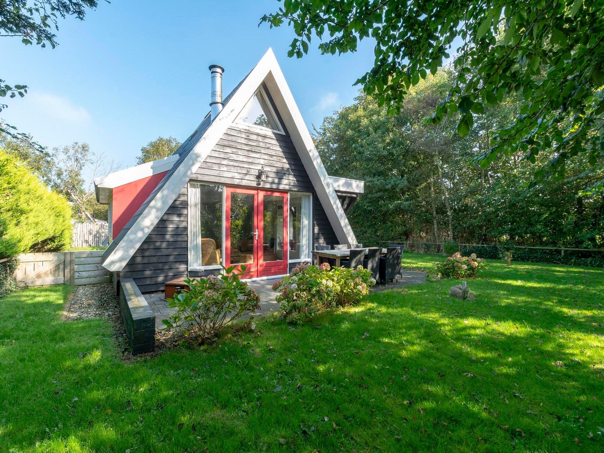 Het terras van Sandepark 151 Villa Matisse in Callantsoog