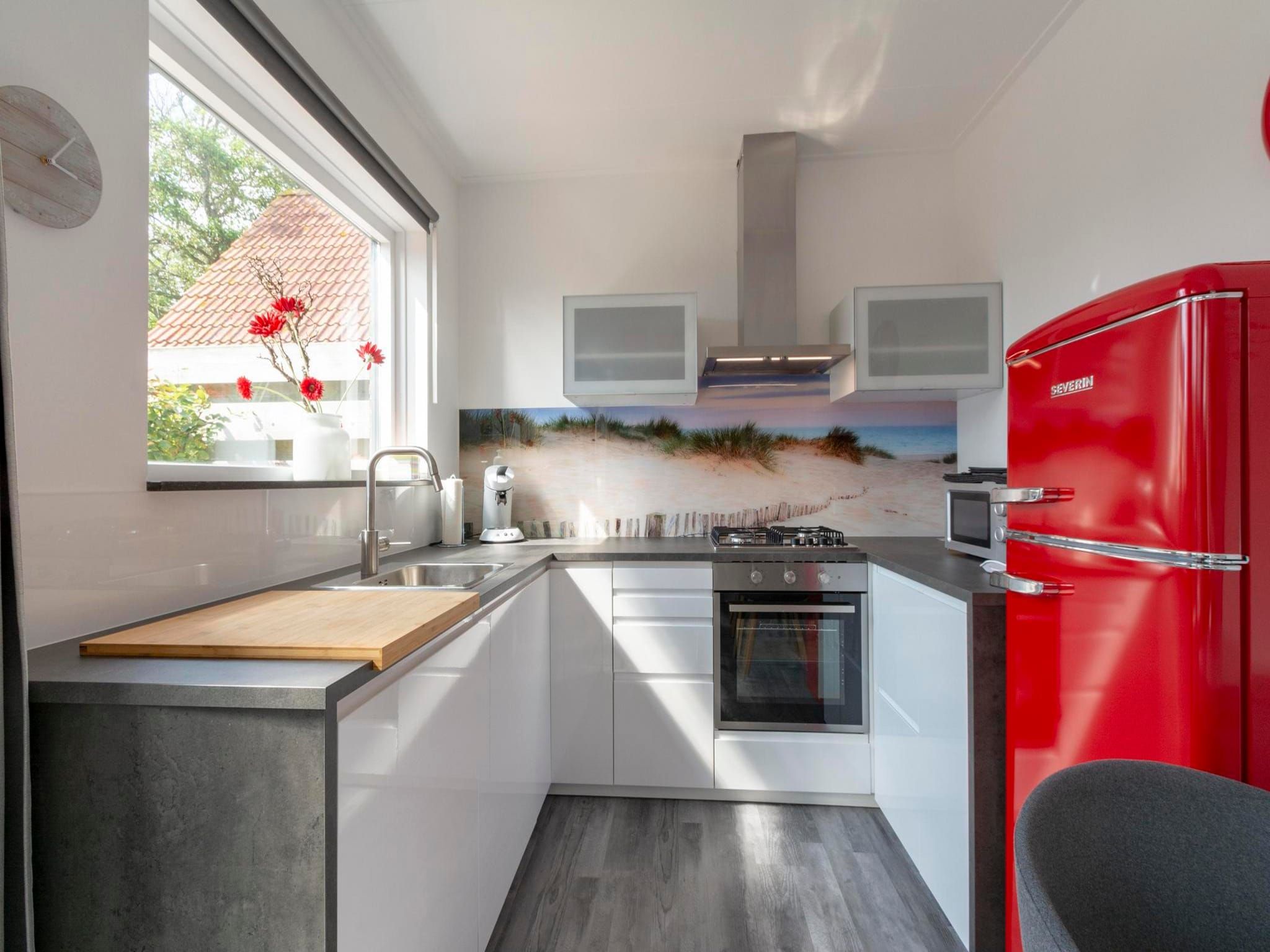 De keuken van Stuijvezandeweg 7-Z in Callantsoog