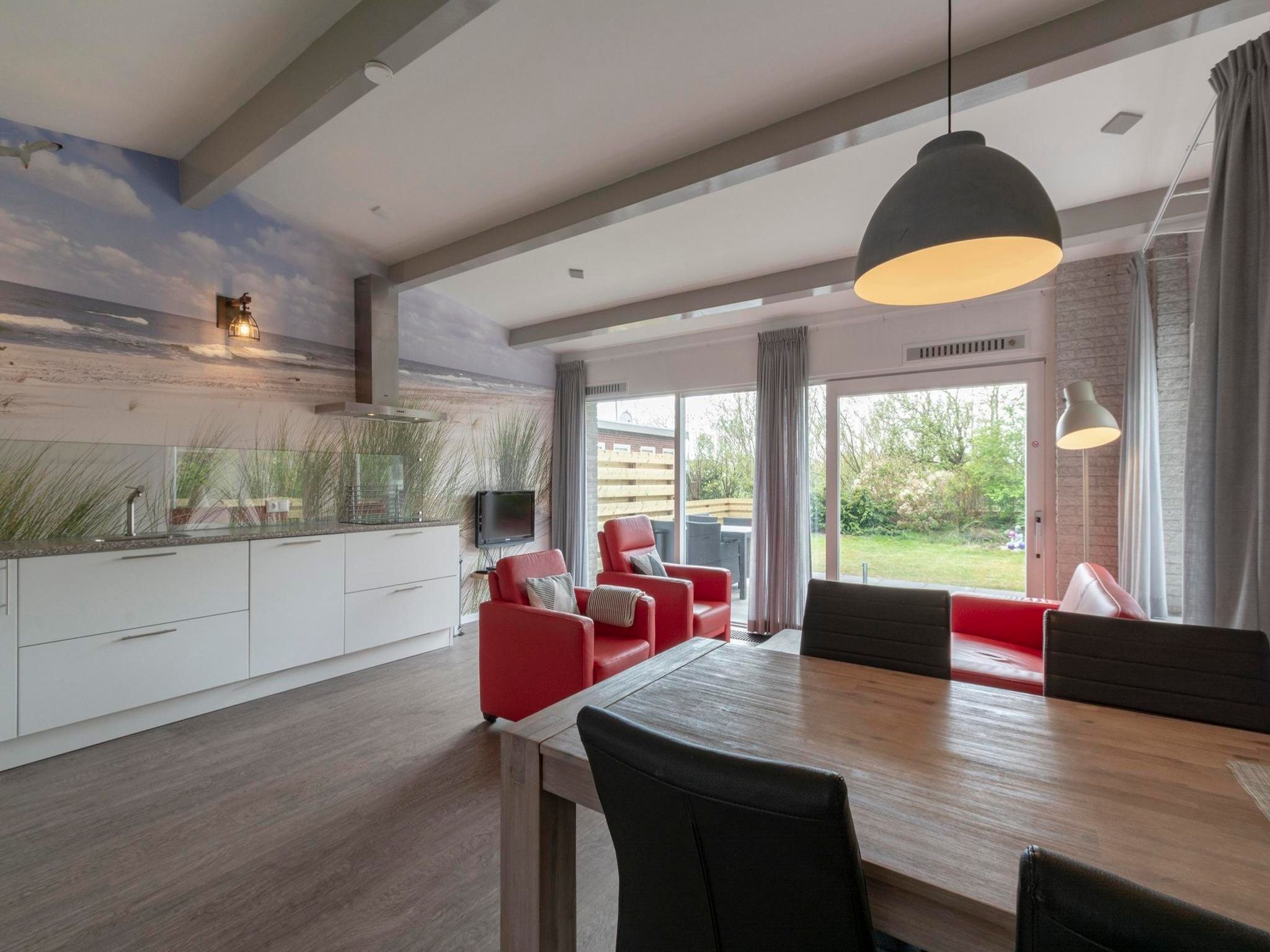 De eetkamer van Garnekuul 12 in Callantsoog