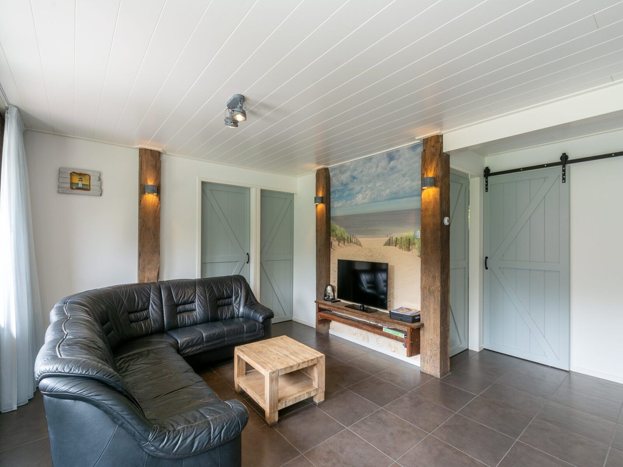 De woonkamer van Garnekuul 13 in Callantsoog