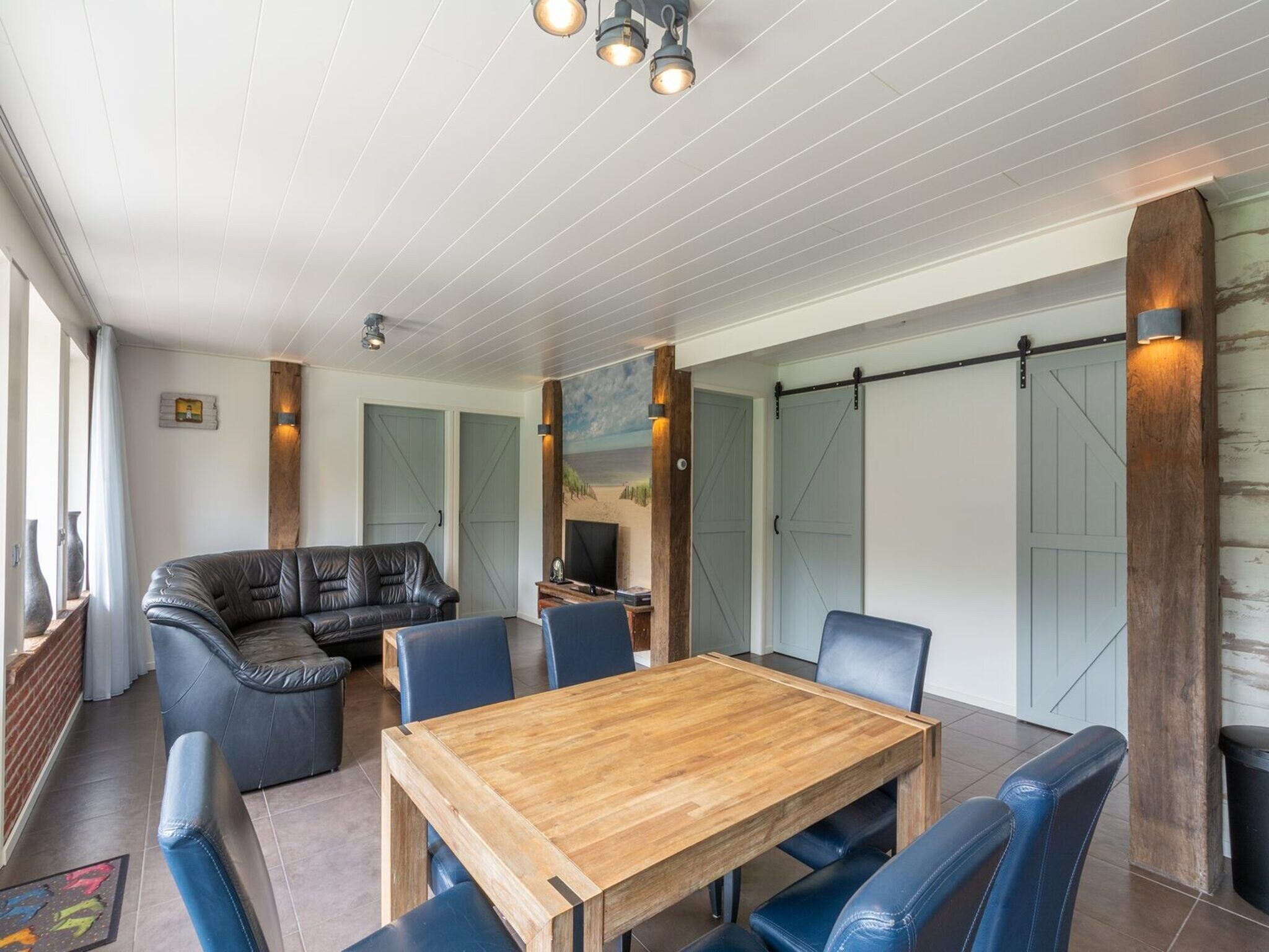 De eetkamer van Garnekuul 13 in Callantsoog