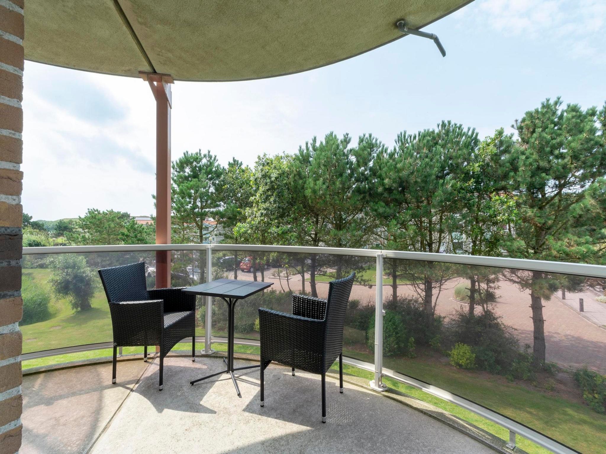 Het terras van Résidence Juliana 58 in Julianadorp aan Zee