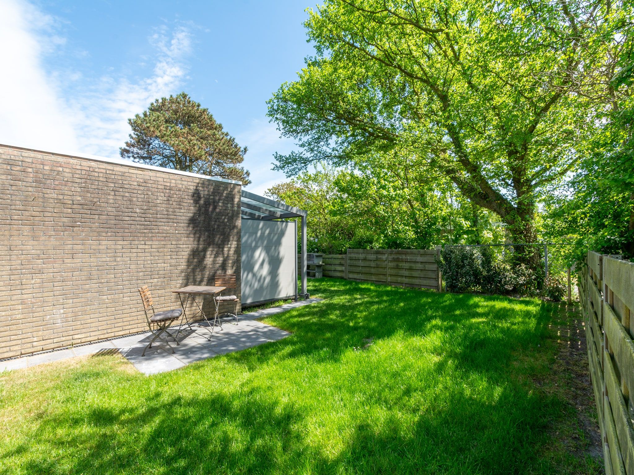 De tuin van Garnekuul 18 in Callantsoog