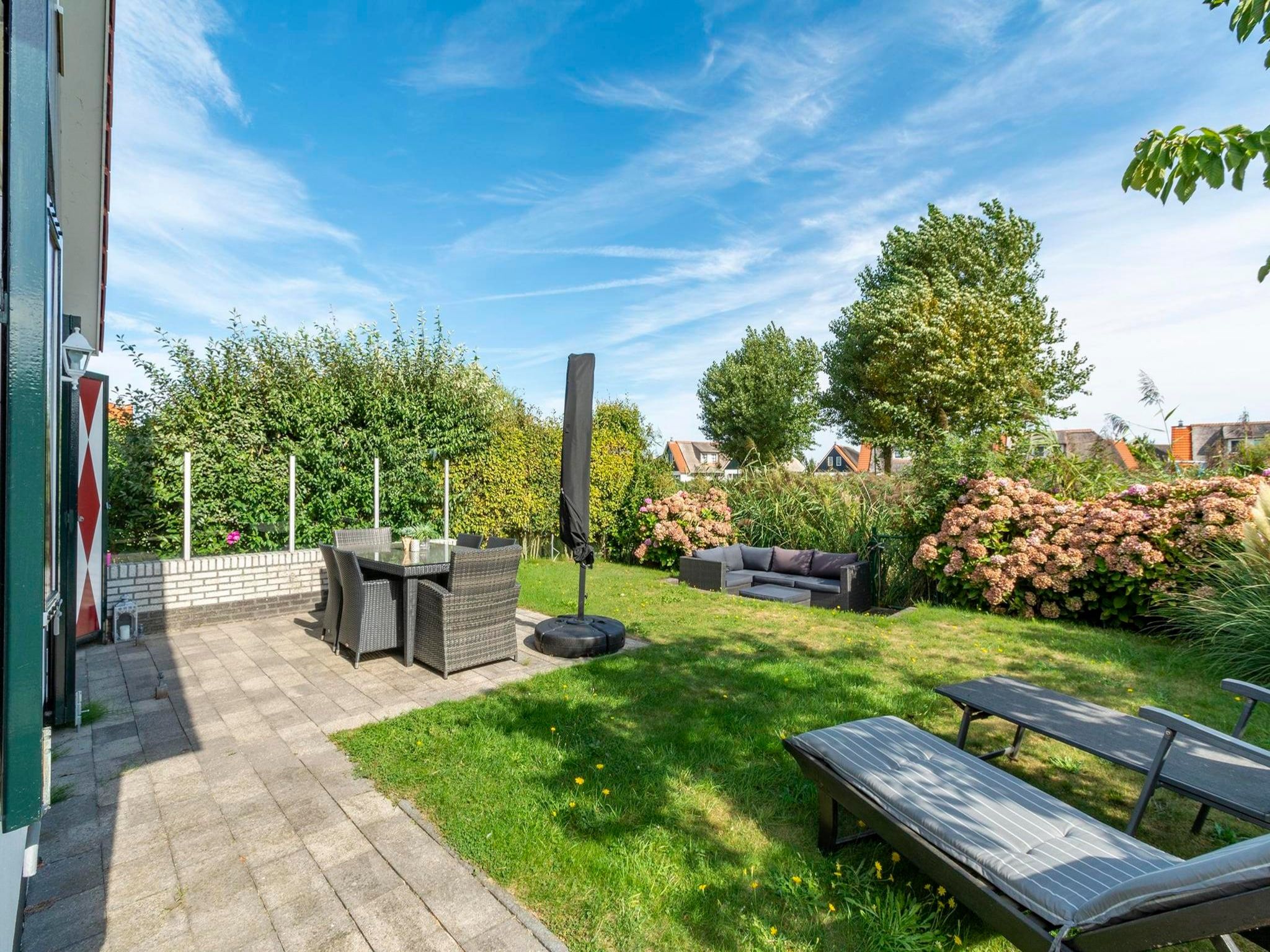 Het terras van De Buitenplaats 37 in Callantsoog