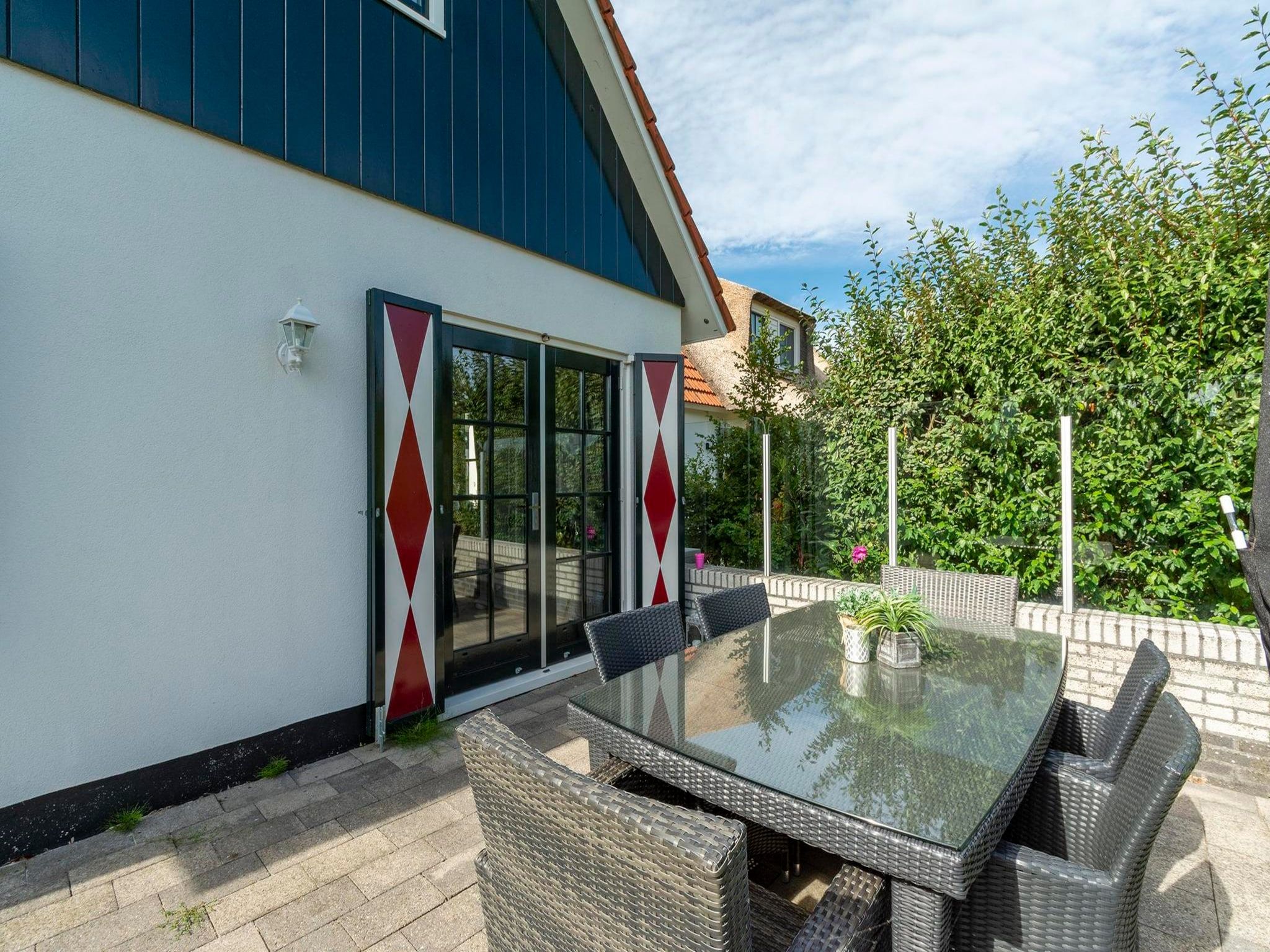 Het terras van De Buitenplaats 37 in Callantsoog