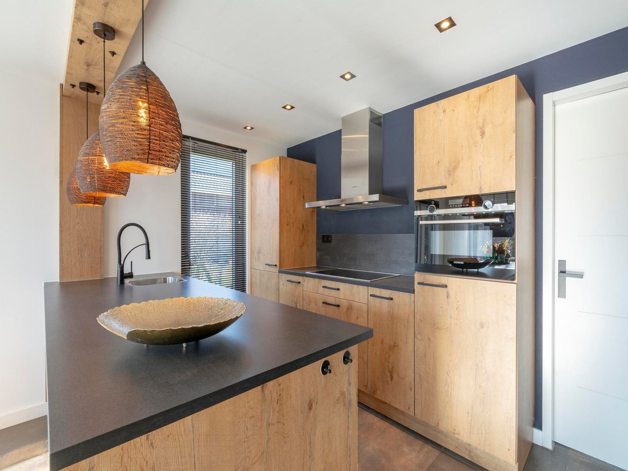 De keuken van Luxe Villa Keizerskroon - Keizerkroon 63 in Julianadorp aan Zee