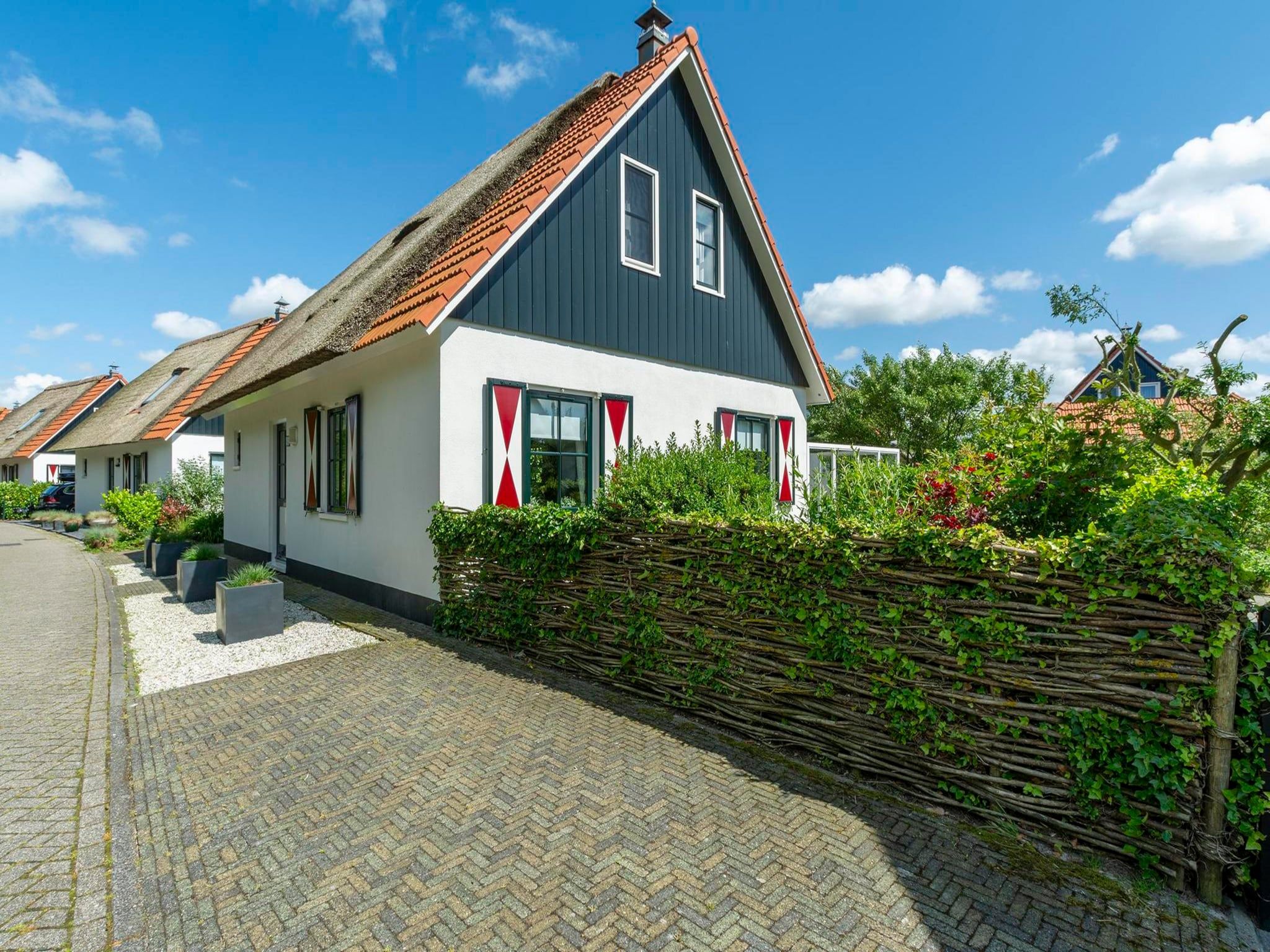 De buitenkant van De Buitenplaats 62 in Callantsoog