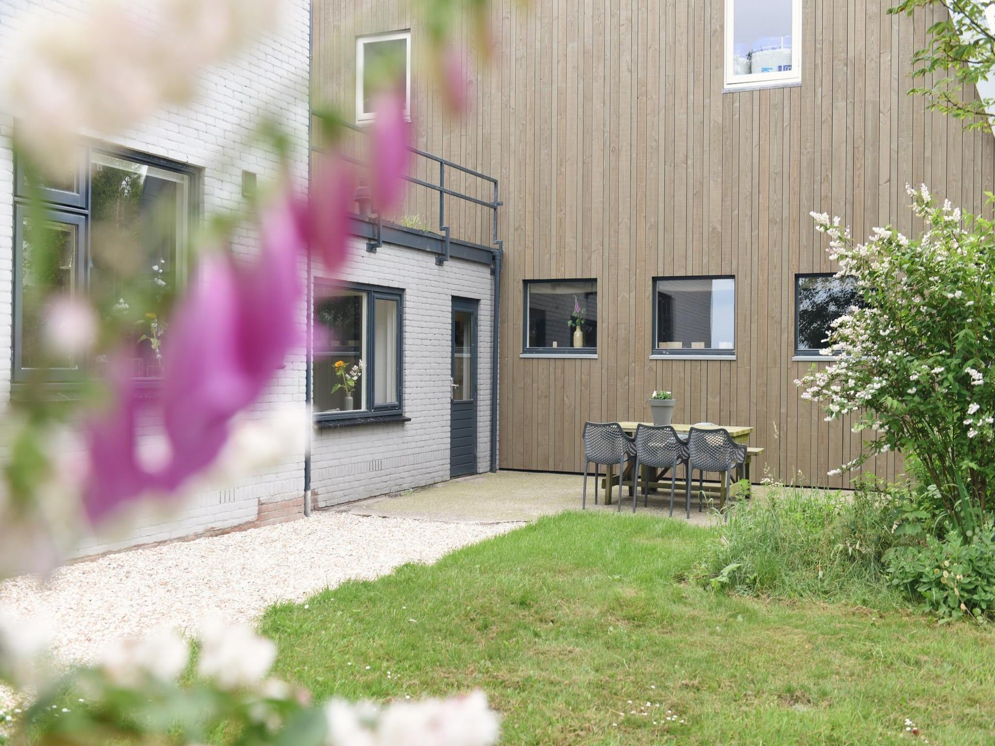 Het terras van Villa Zuidwester in Callantsoog