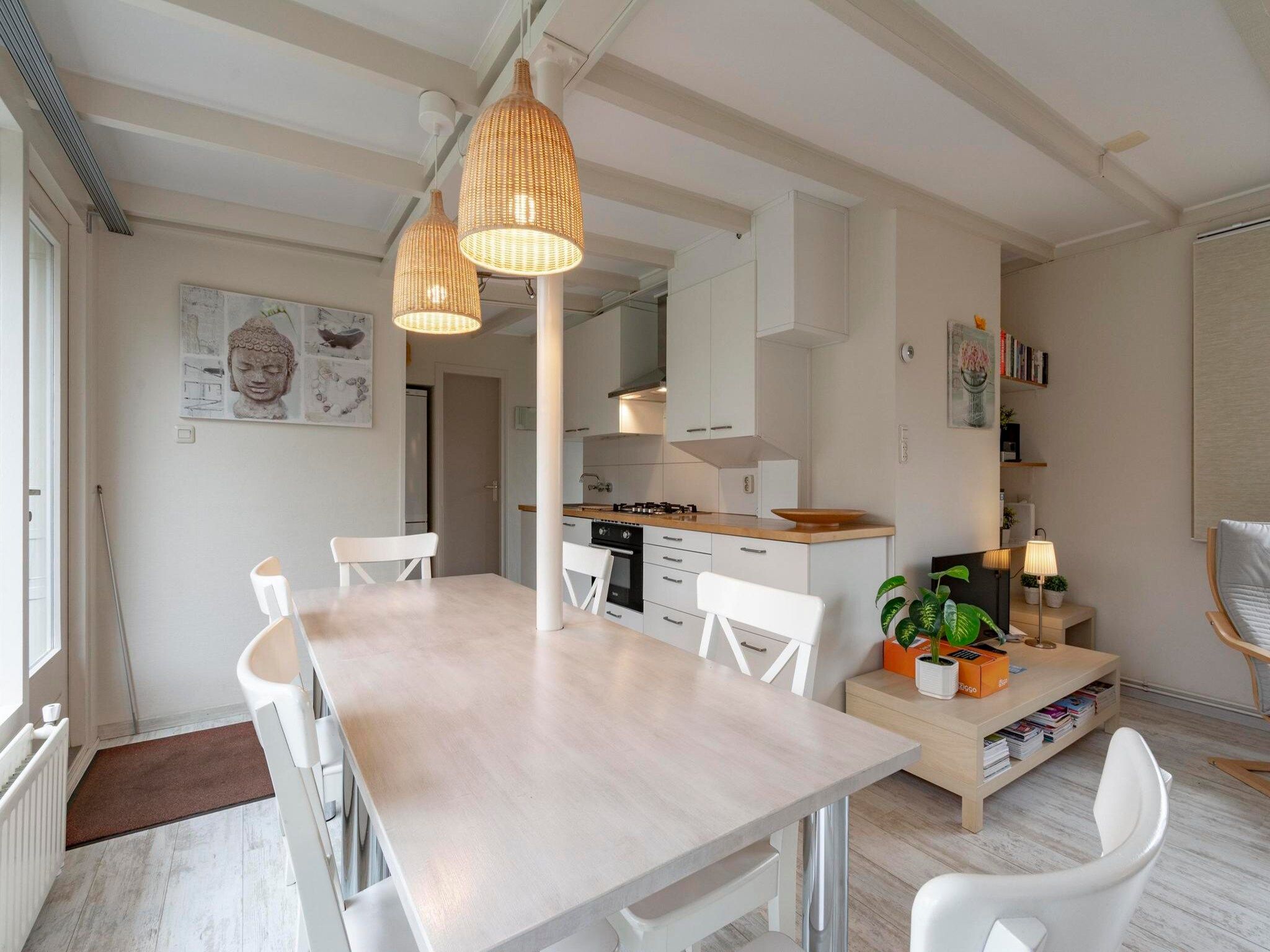 De eetkamer van Duinland 181 in Sint Maartenszee