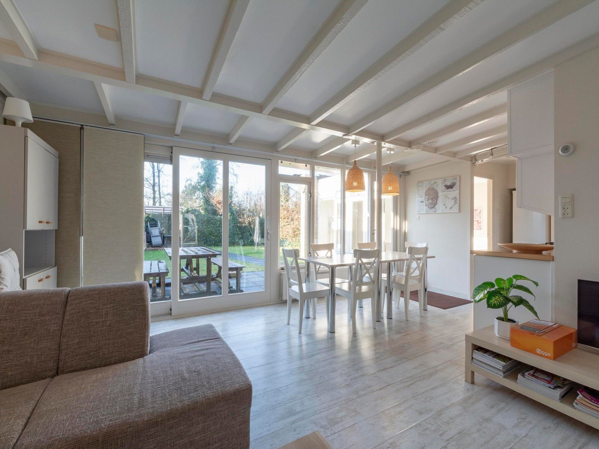 De eetkamer van Duinland 181 in Sint Maartenszee