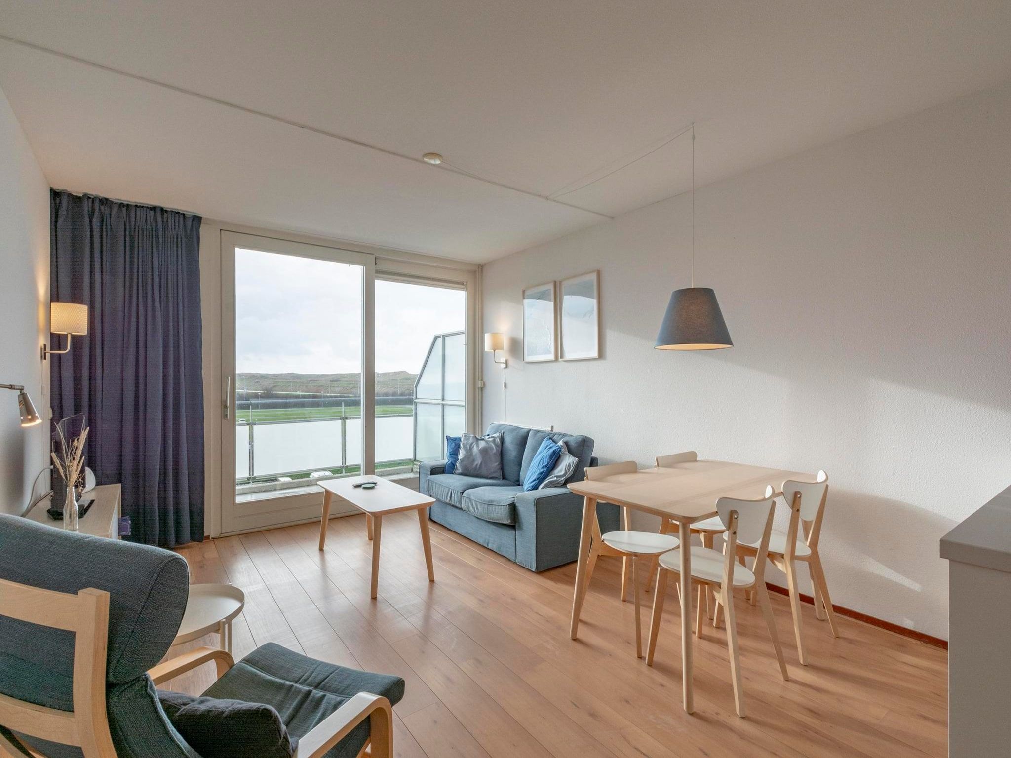 De eetkamer van Duinerei A202 in Groote Keeten