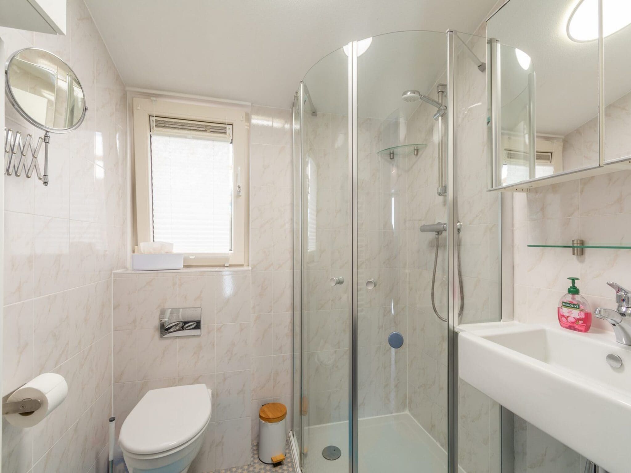 De badkamer van Garnekuul 49 in Callantsoog