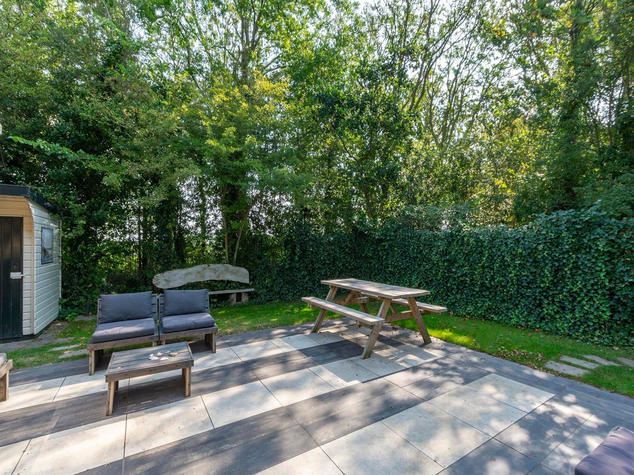 De tuin van Duinland 110 in Sint Maartenszee