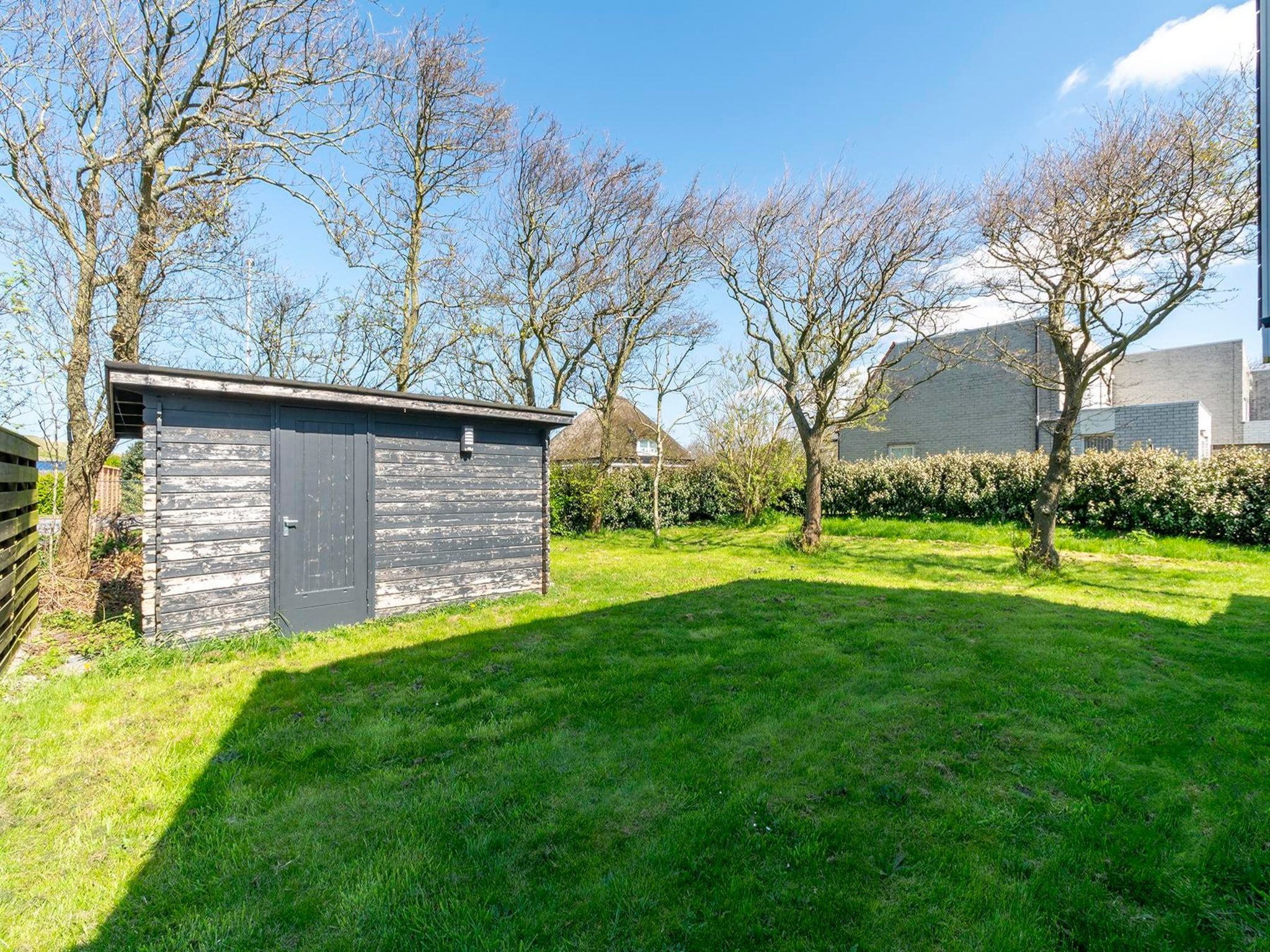 De tuin van Garnekuul 6 in Callantsoog