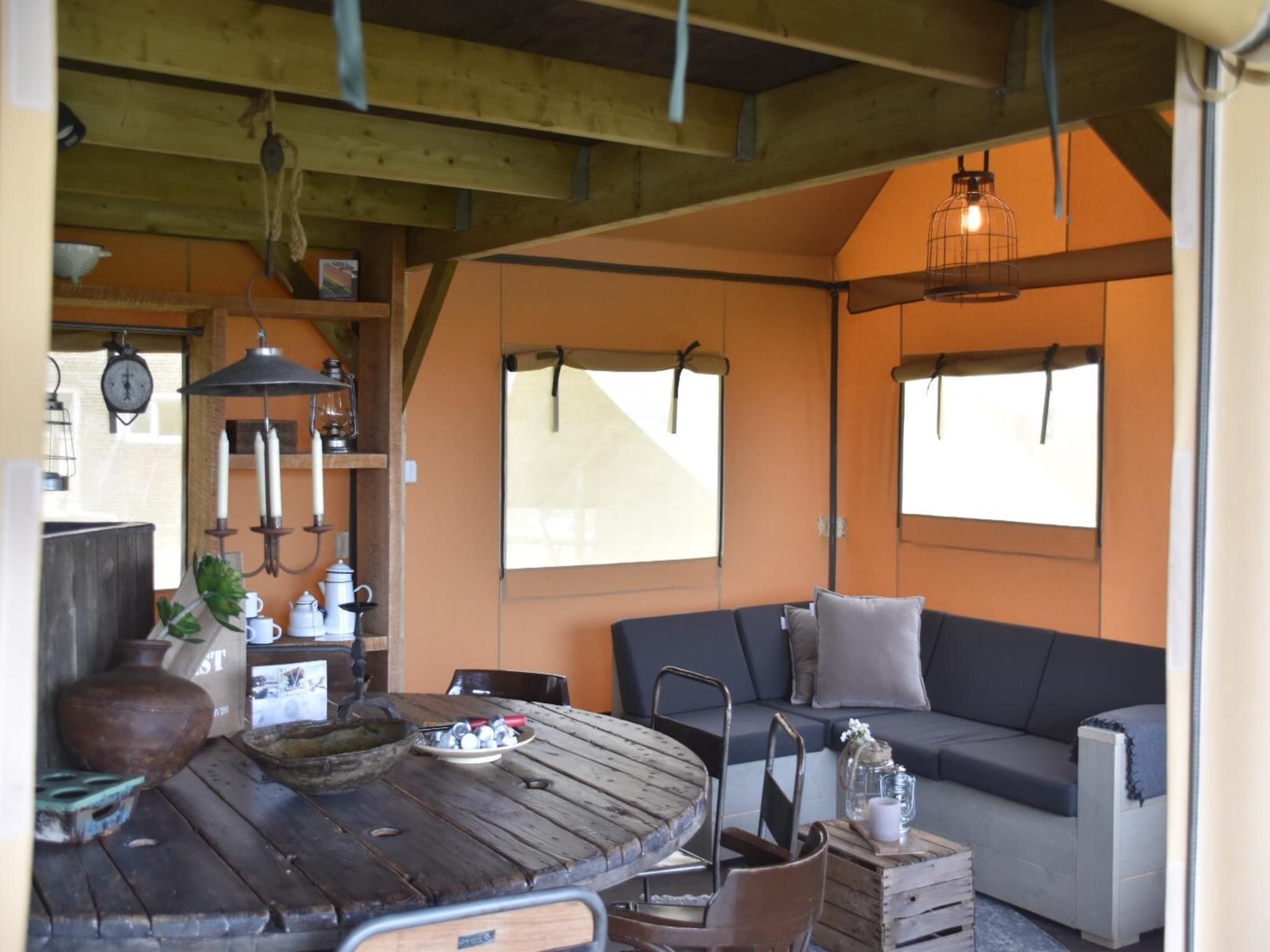 De woonkamer van Beach Lodge Groot - Duynpark in Callantsoog