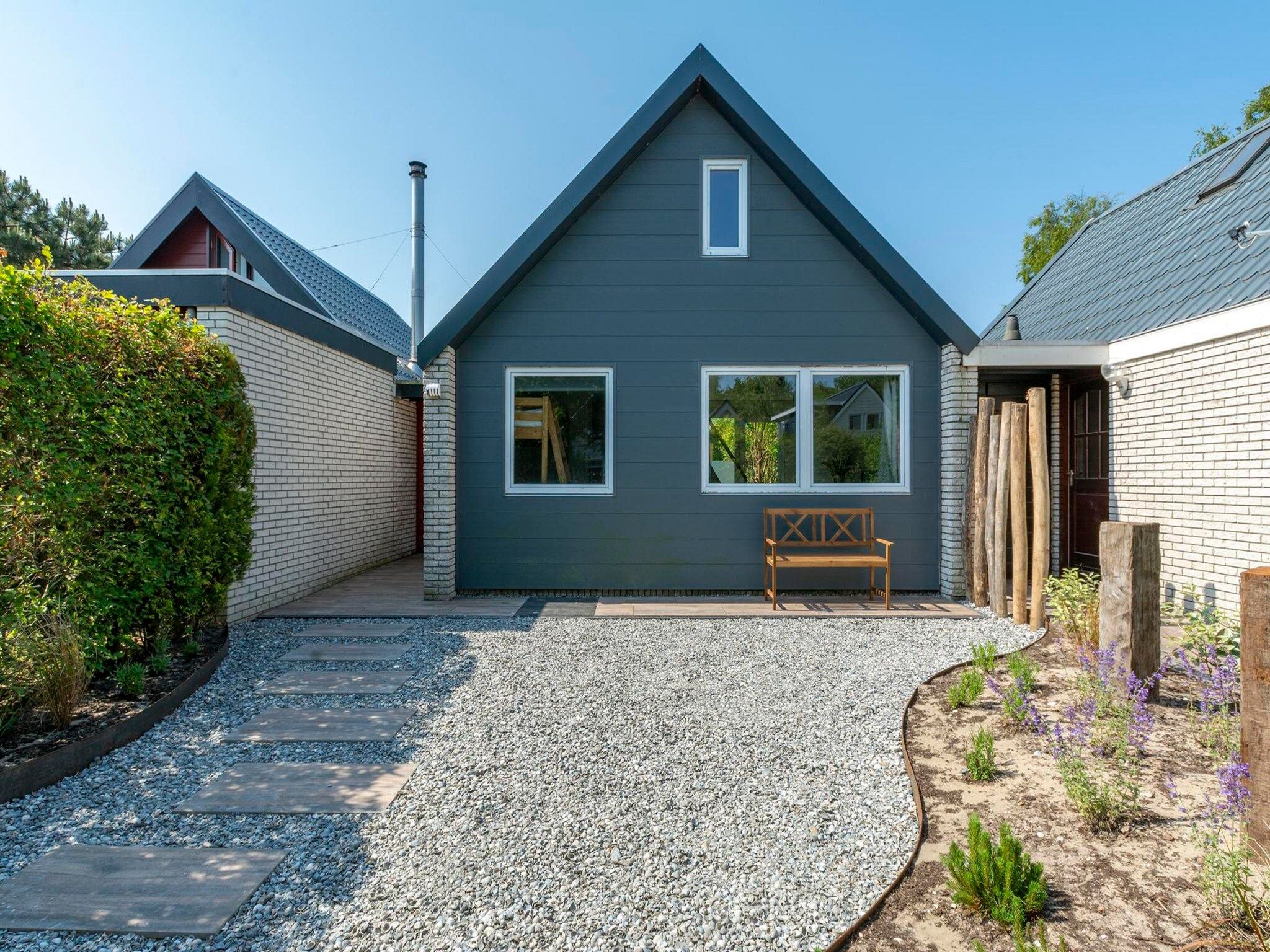 De buitenkant van Belkmerduinen 12 in Sint Maartenszee