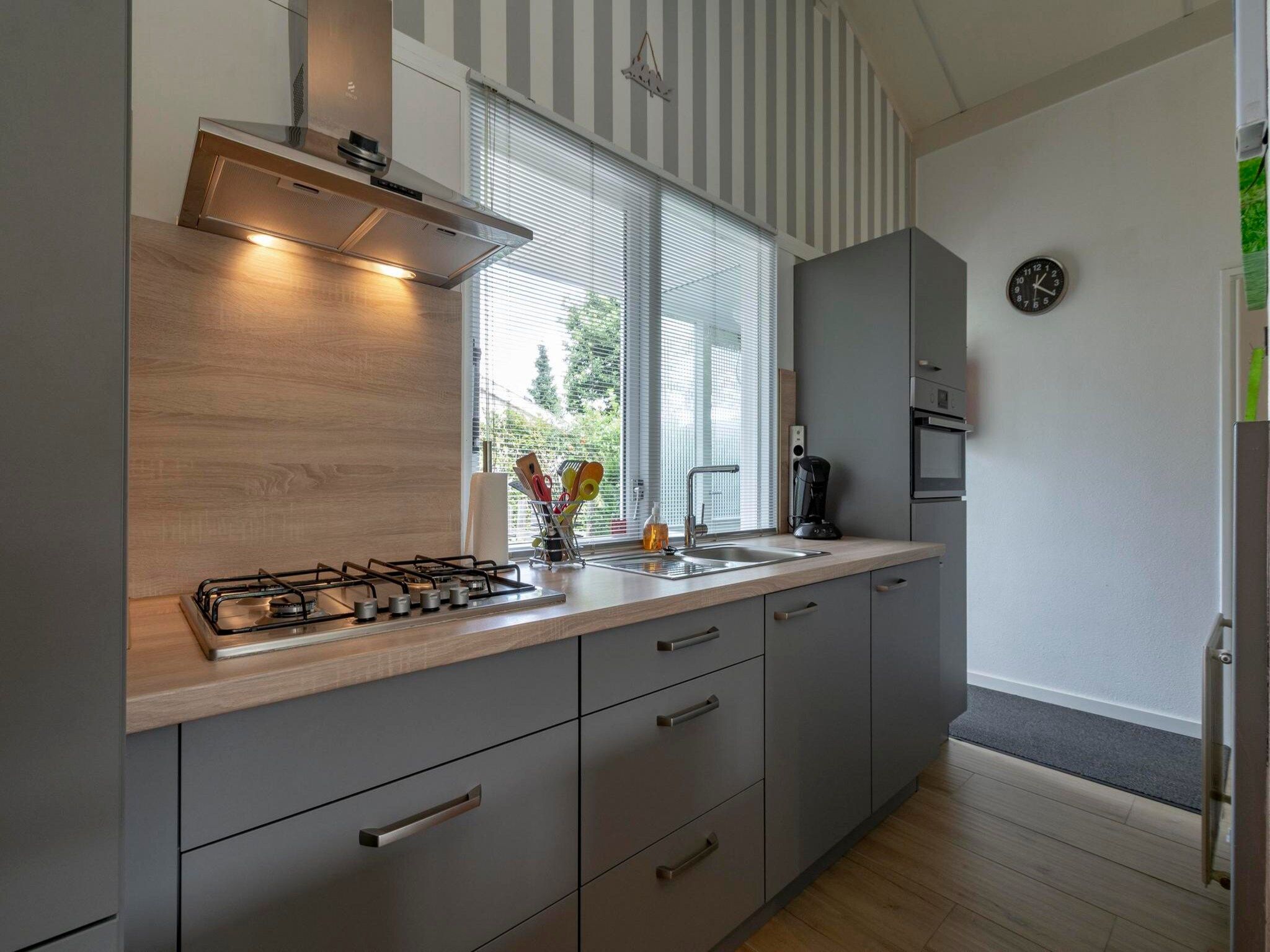 De keuken van Hofstee 18 in Sint Maartensvlotbrug