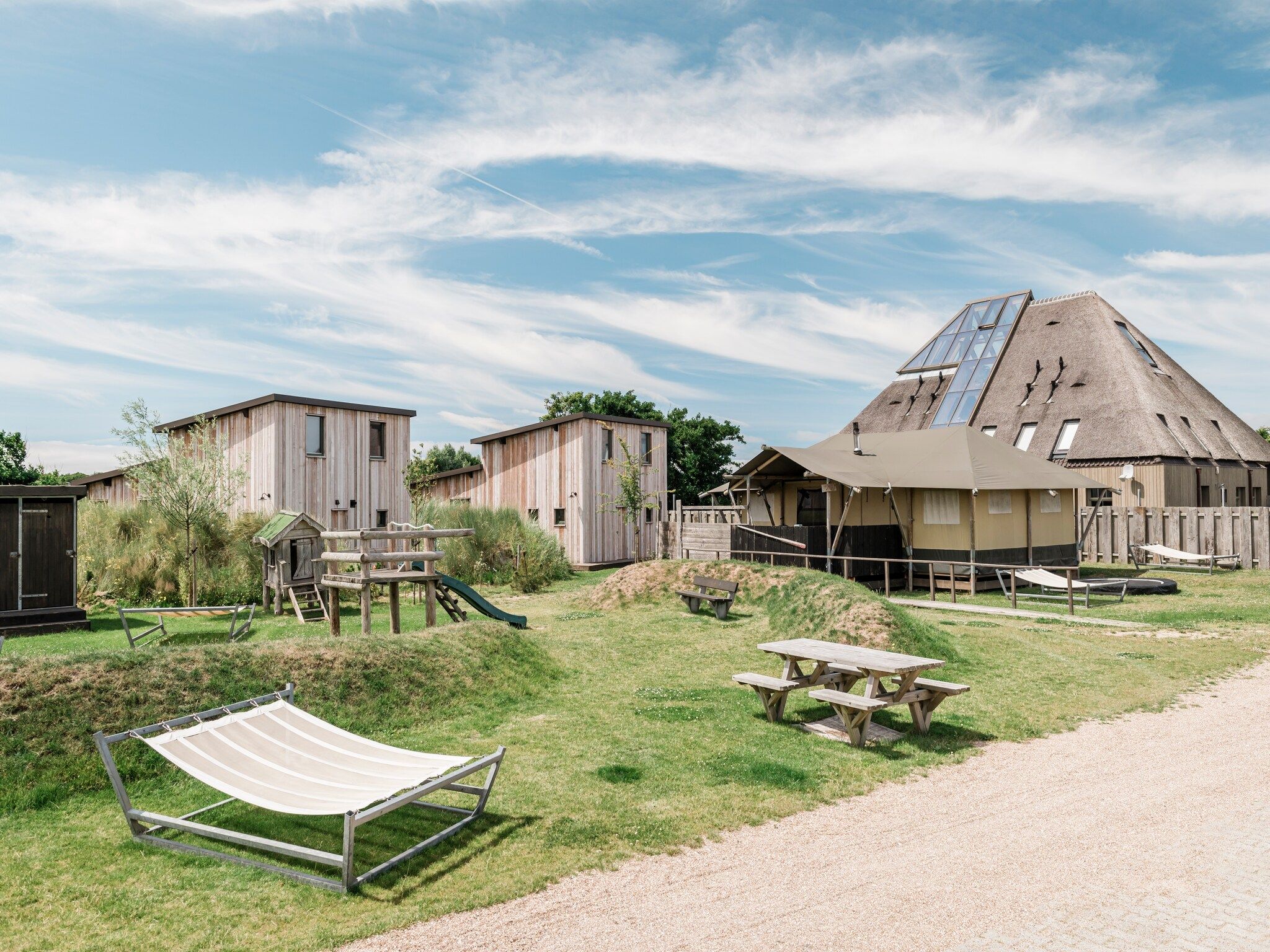 De buitenkant van Wood Lodge Luxe - Duynpark in Callantsoog