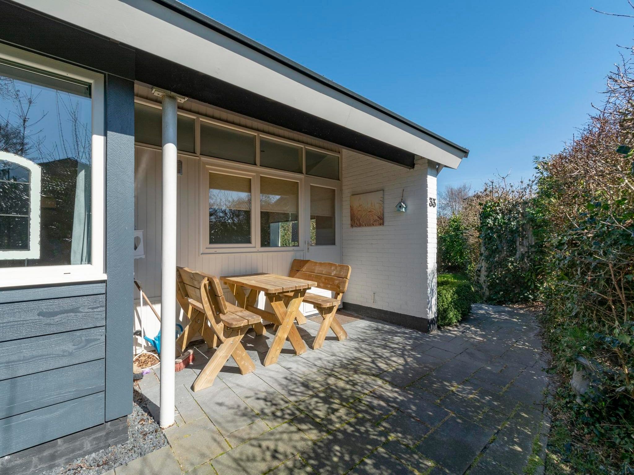 Het terras van Zeewaard 33 in Sint Maartenszee