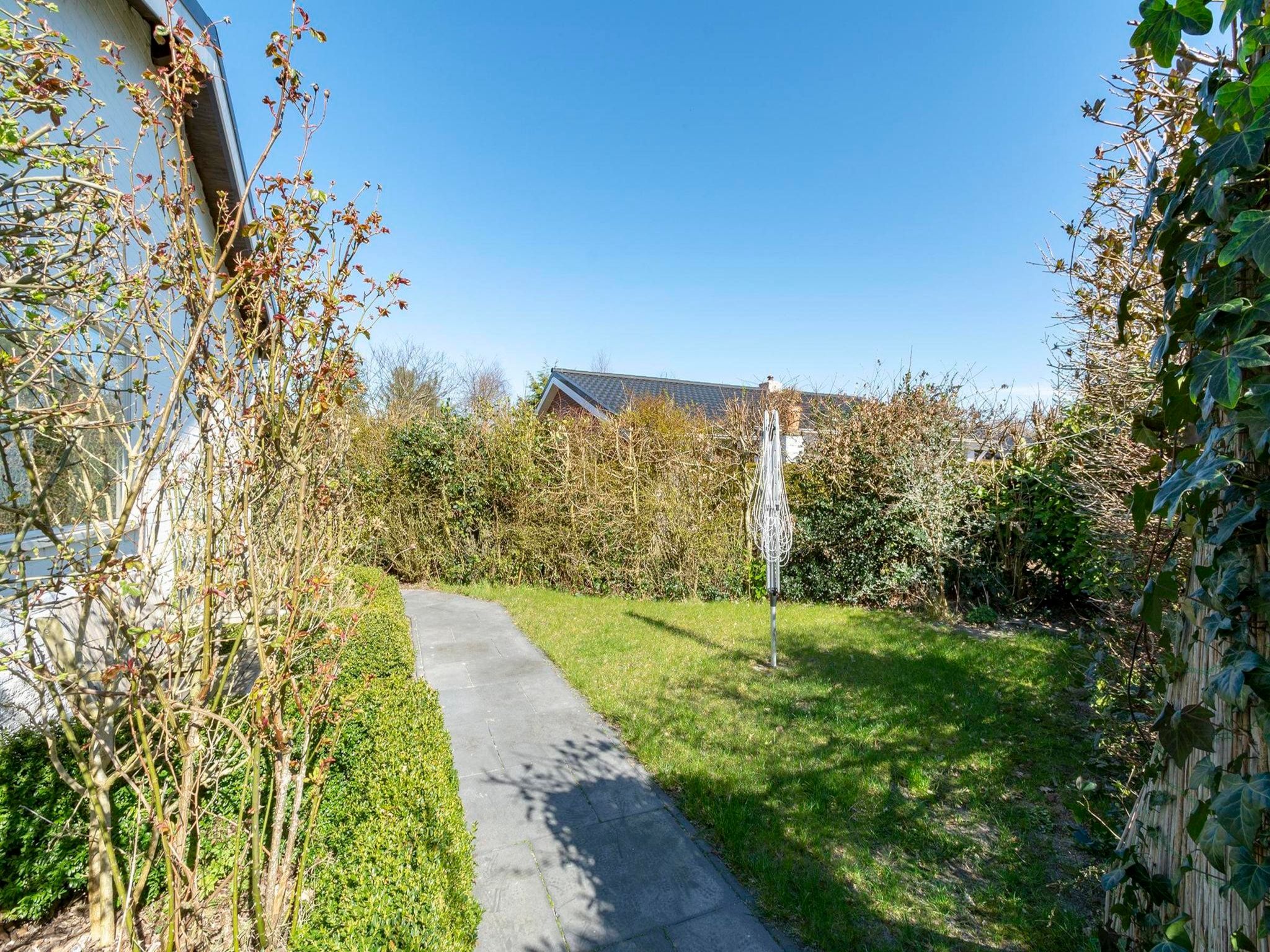 De tuin van Zeewaard 33 in Sint Maartenszee