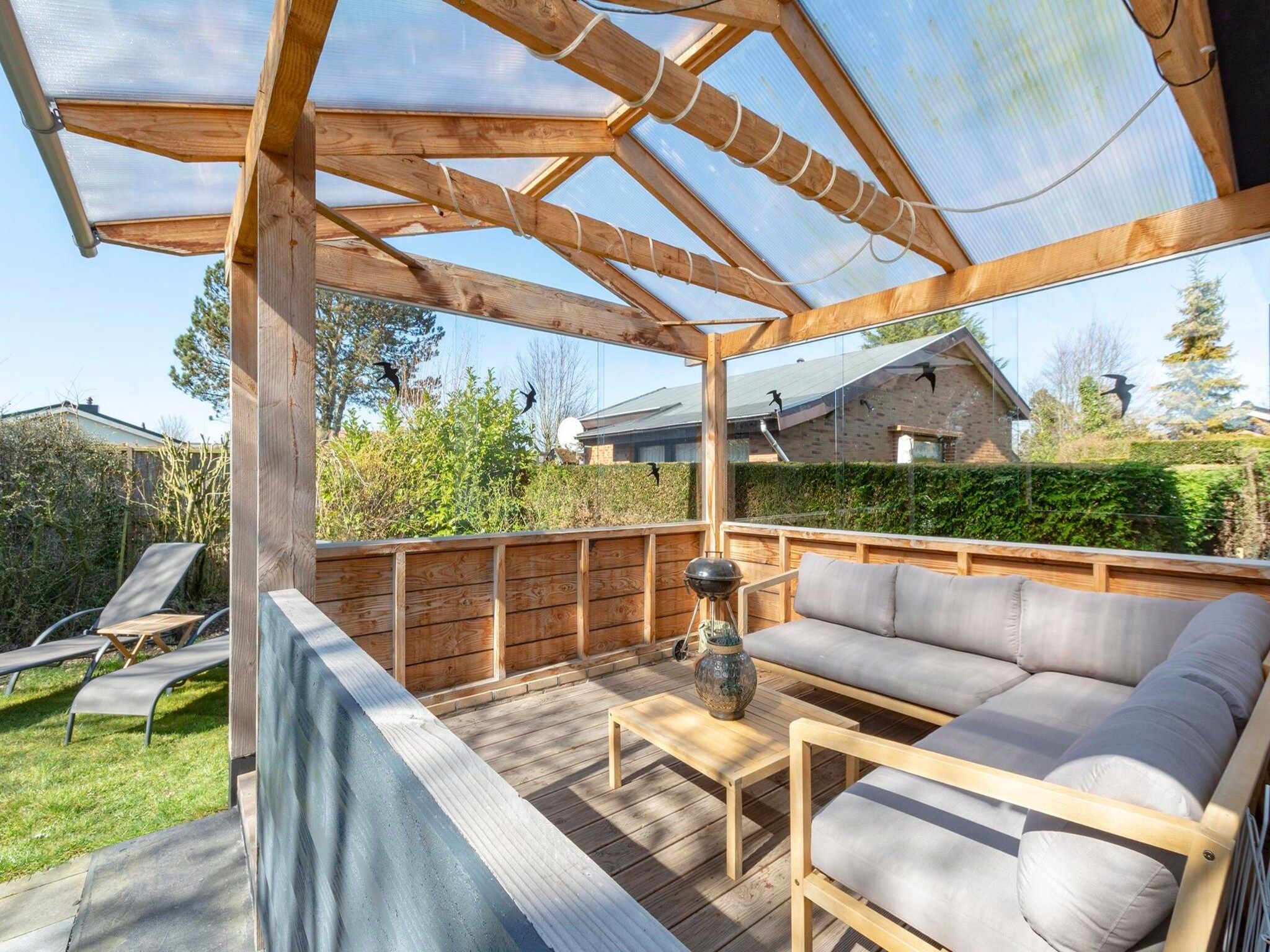 Het terras van Zeewaard 33 in Sint Maartenszee