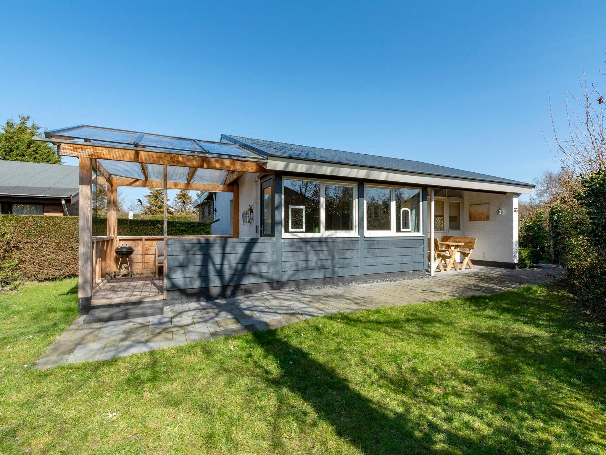 De buitenkant van Zeewaard 33 in Sint Maartenszee