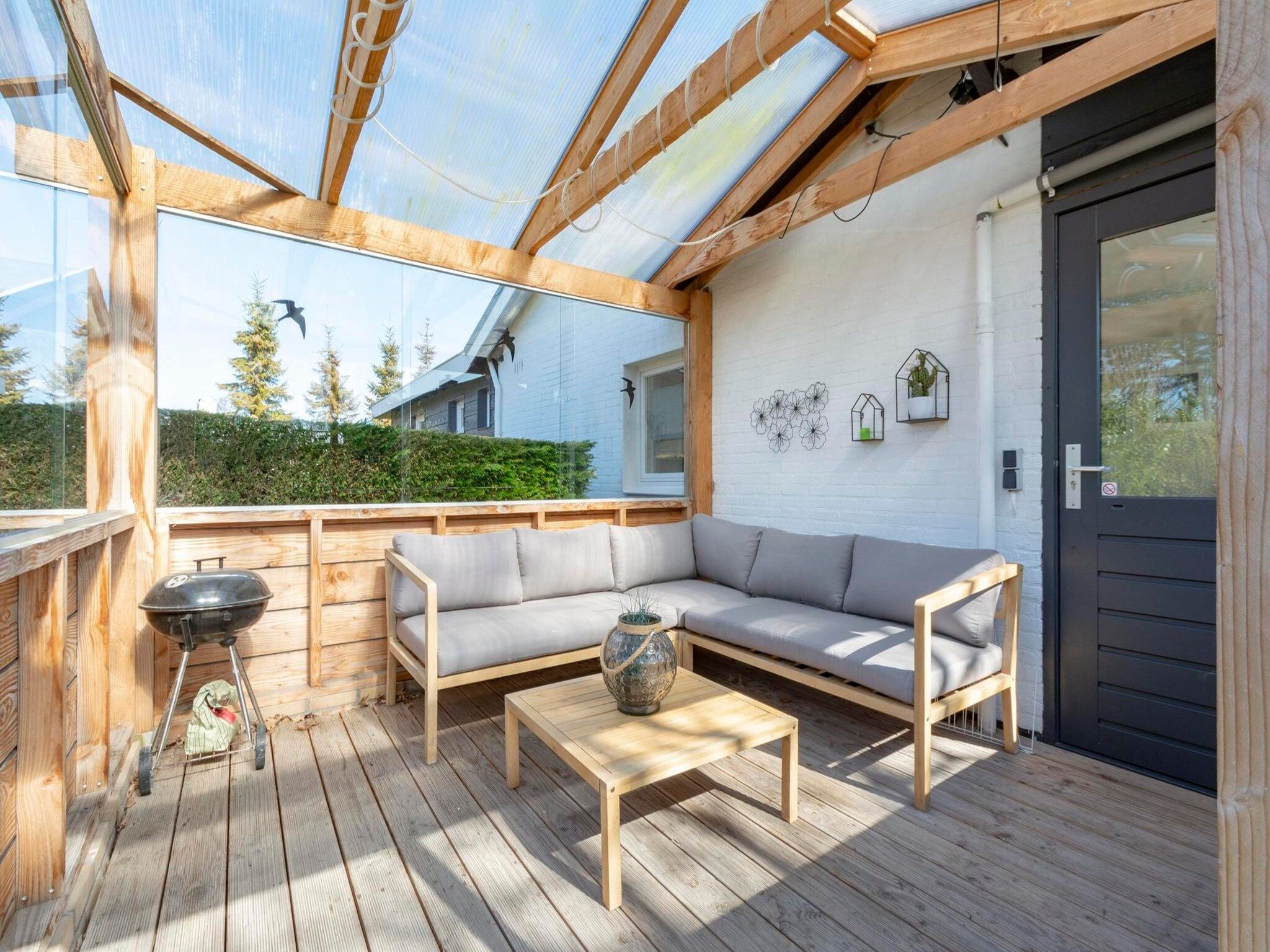 Het terras van Zeewaard 33 in Sint Maartenszee