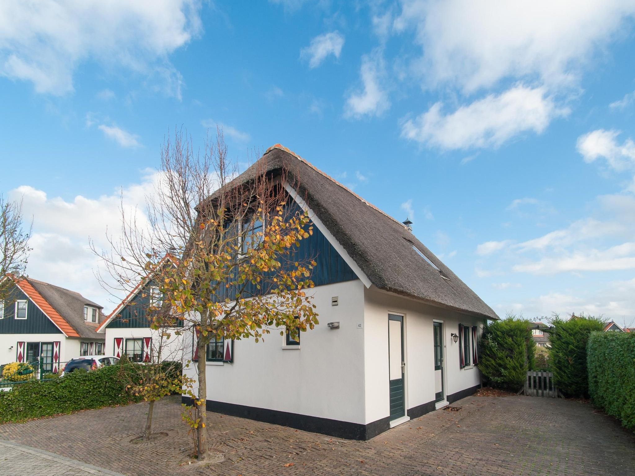 De buitenkant van De Buitenplaats 42 in Callantsoog