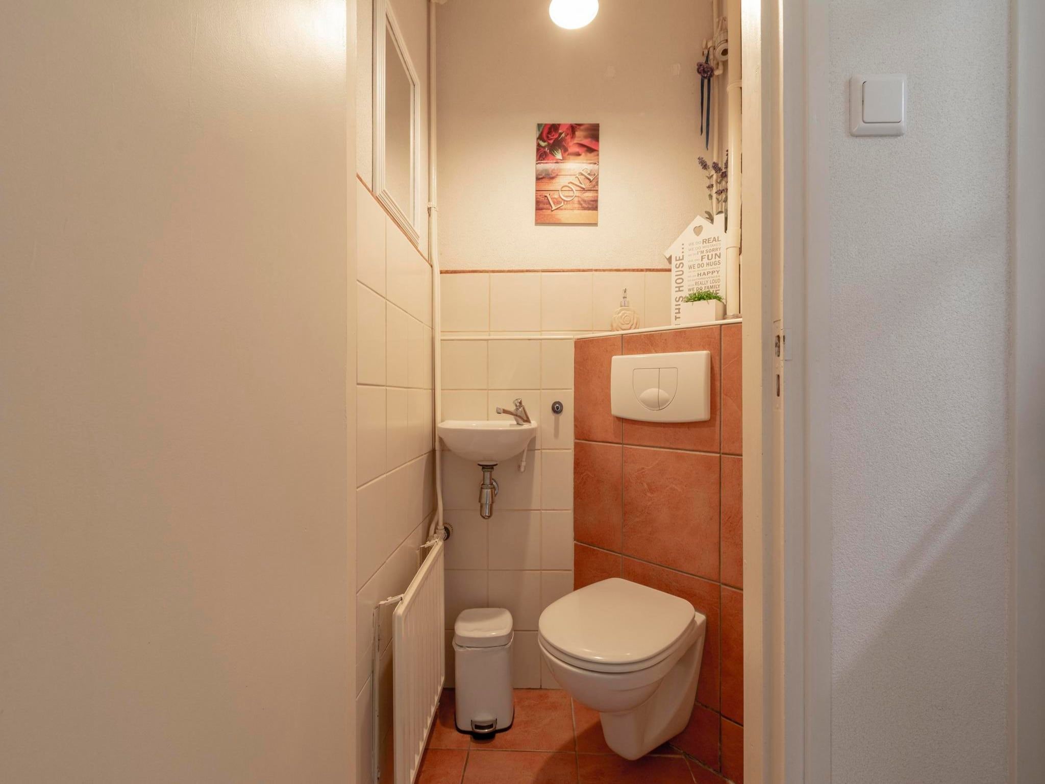 De badkamer van Klaproos in Groote Keeten