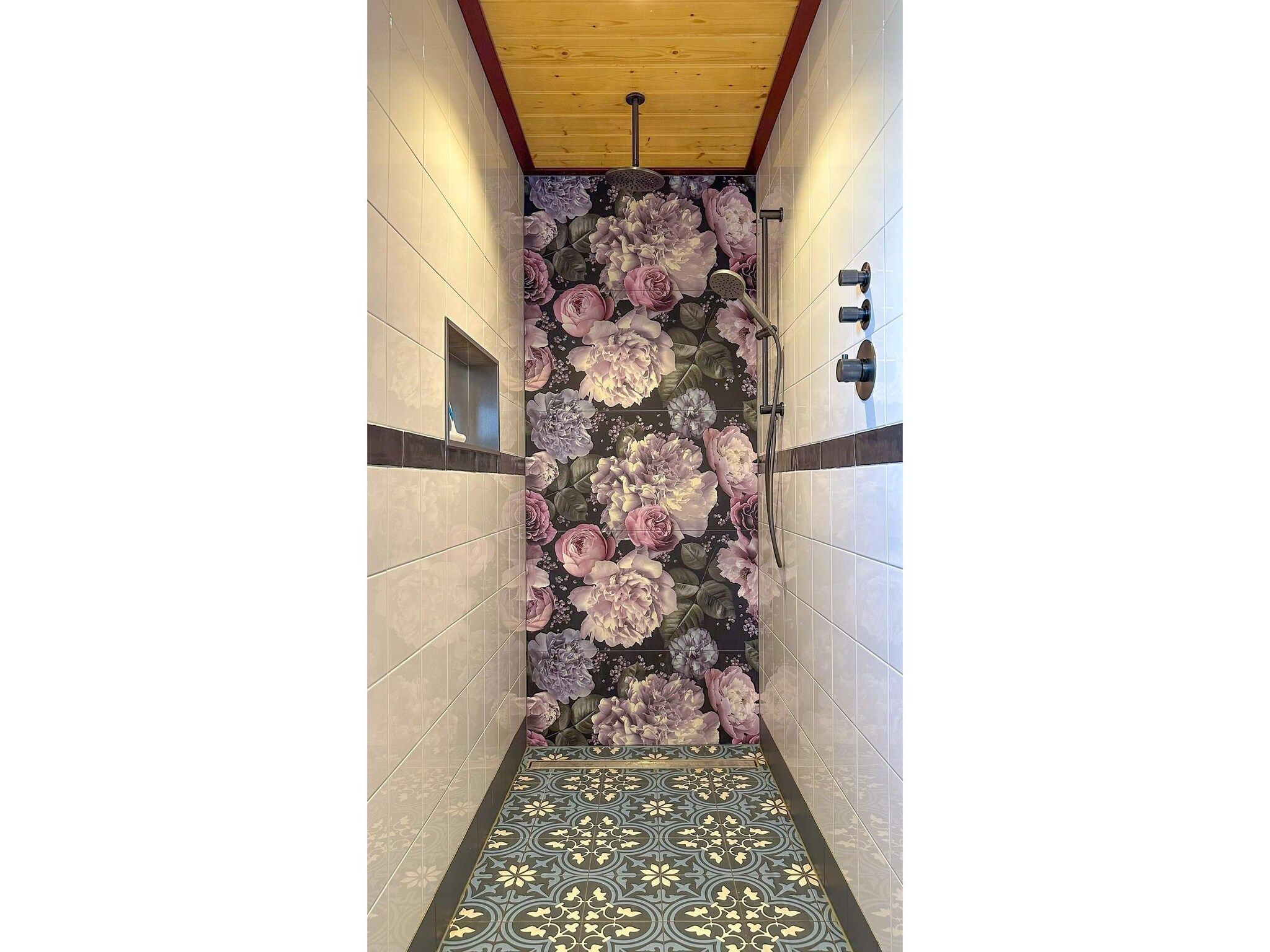 De badkamer van Oane's Huske en it Simmerhuske in Jistrum / Skûlenboarch