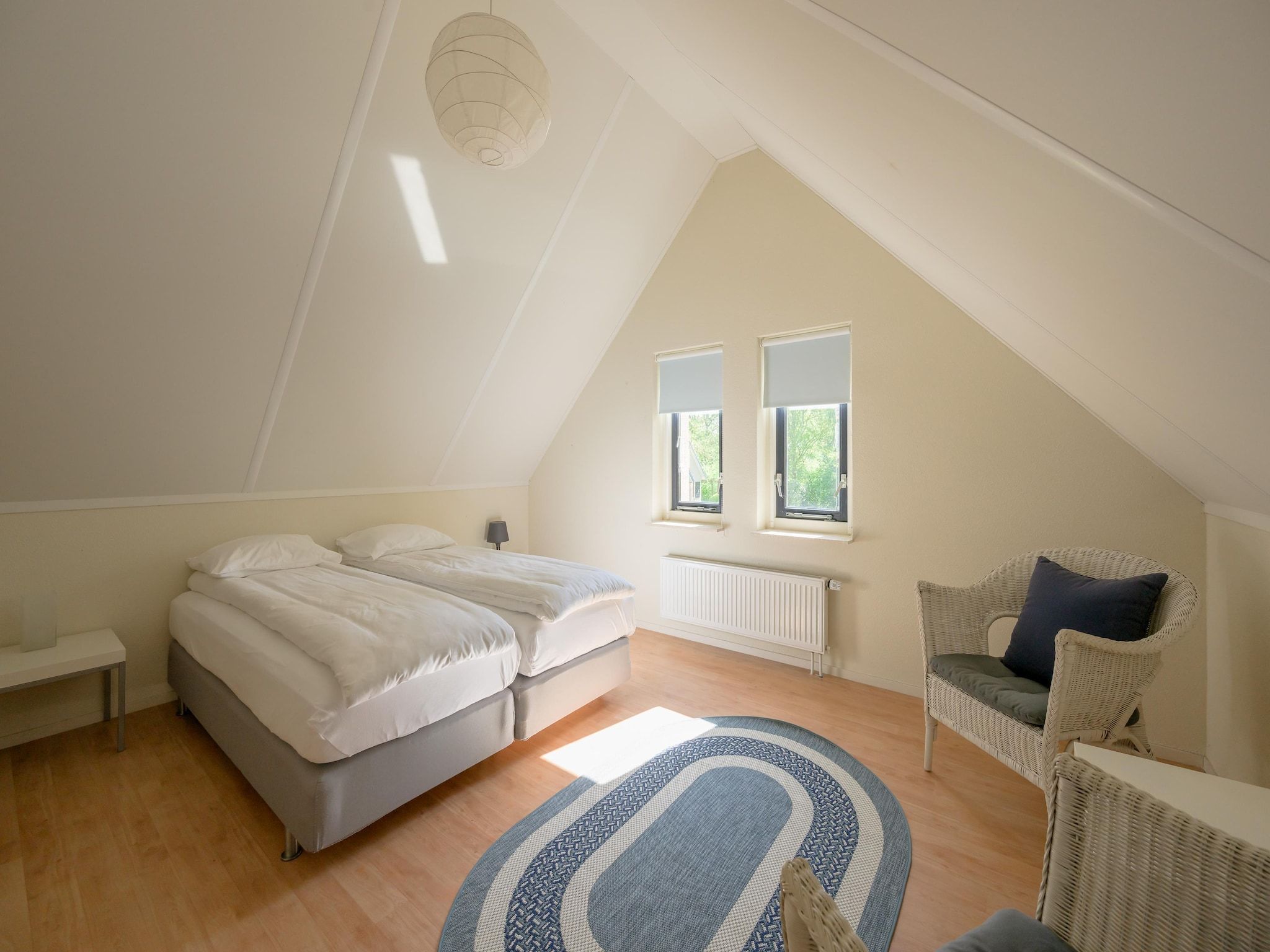 Een slaapkamer van 6-persoons bungalow 27 in Sondel