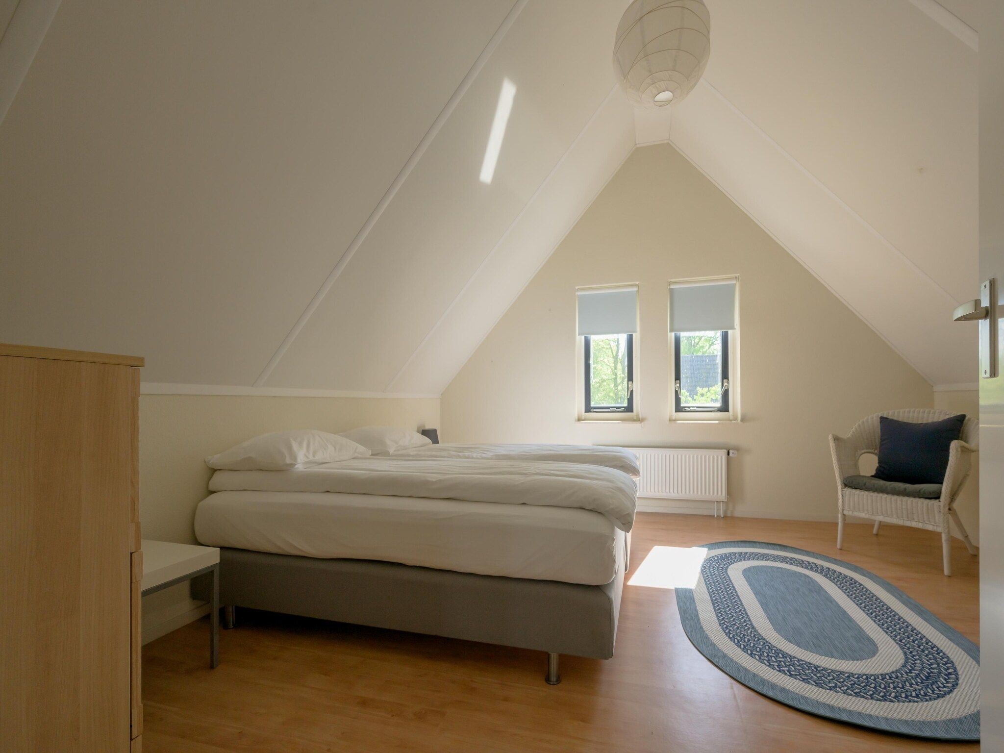 Een slaapkamer van 6-persoons bungalow 27 in Sondel