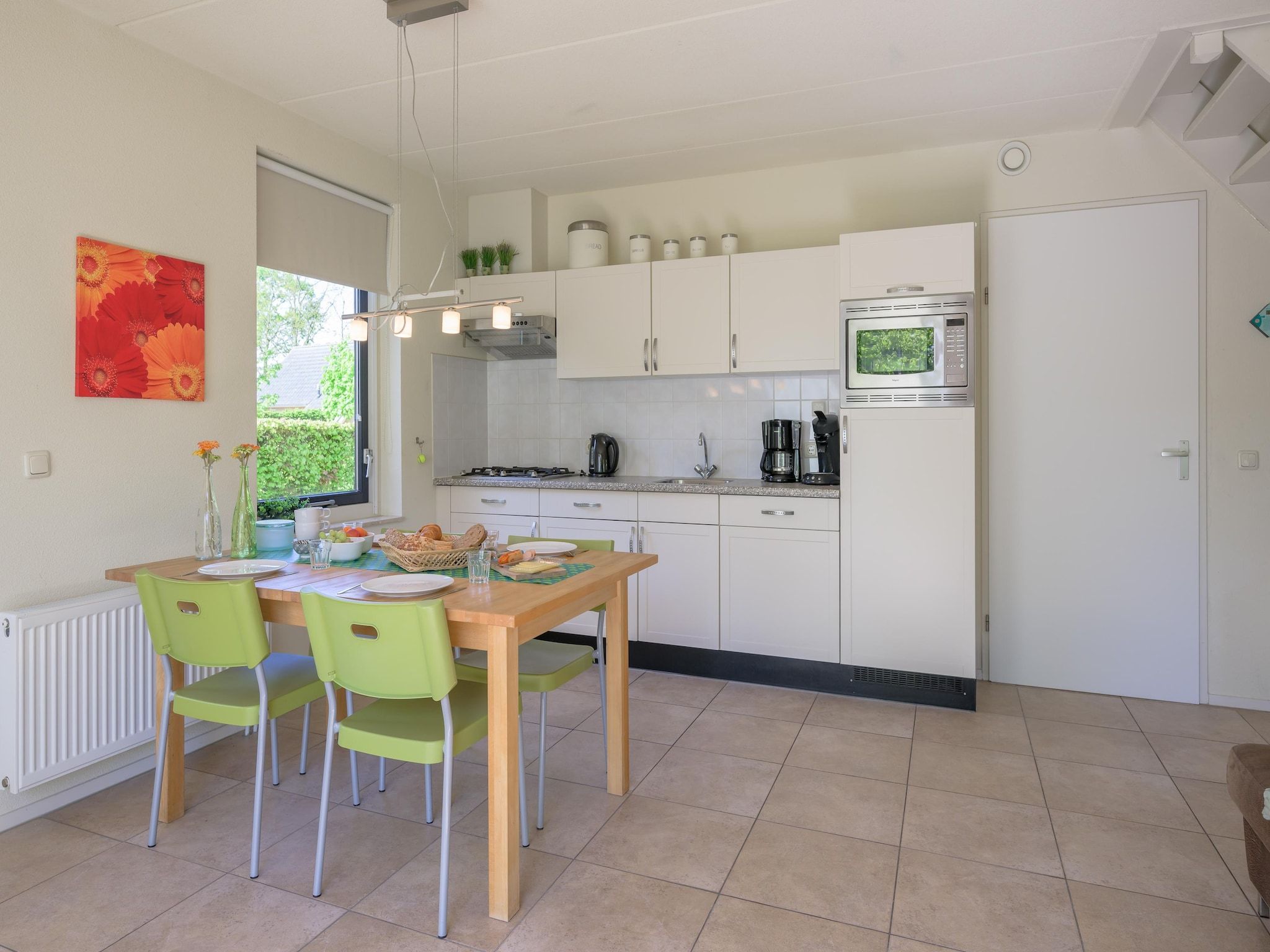 De keuken van 6-persoons bungalow 27 in Sondel