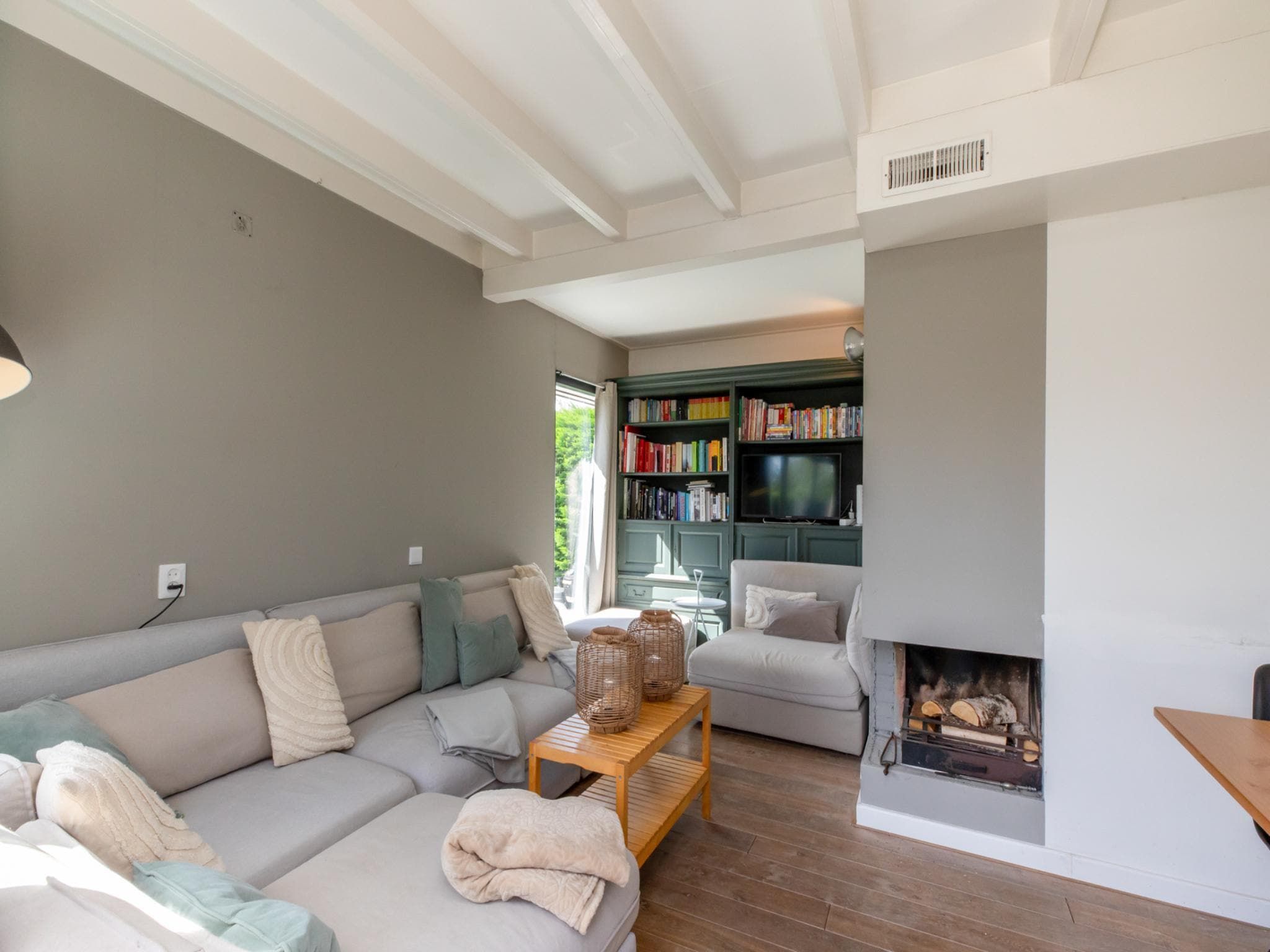 De woonkamer van Strandhuis Schoneveld in Breskens