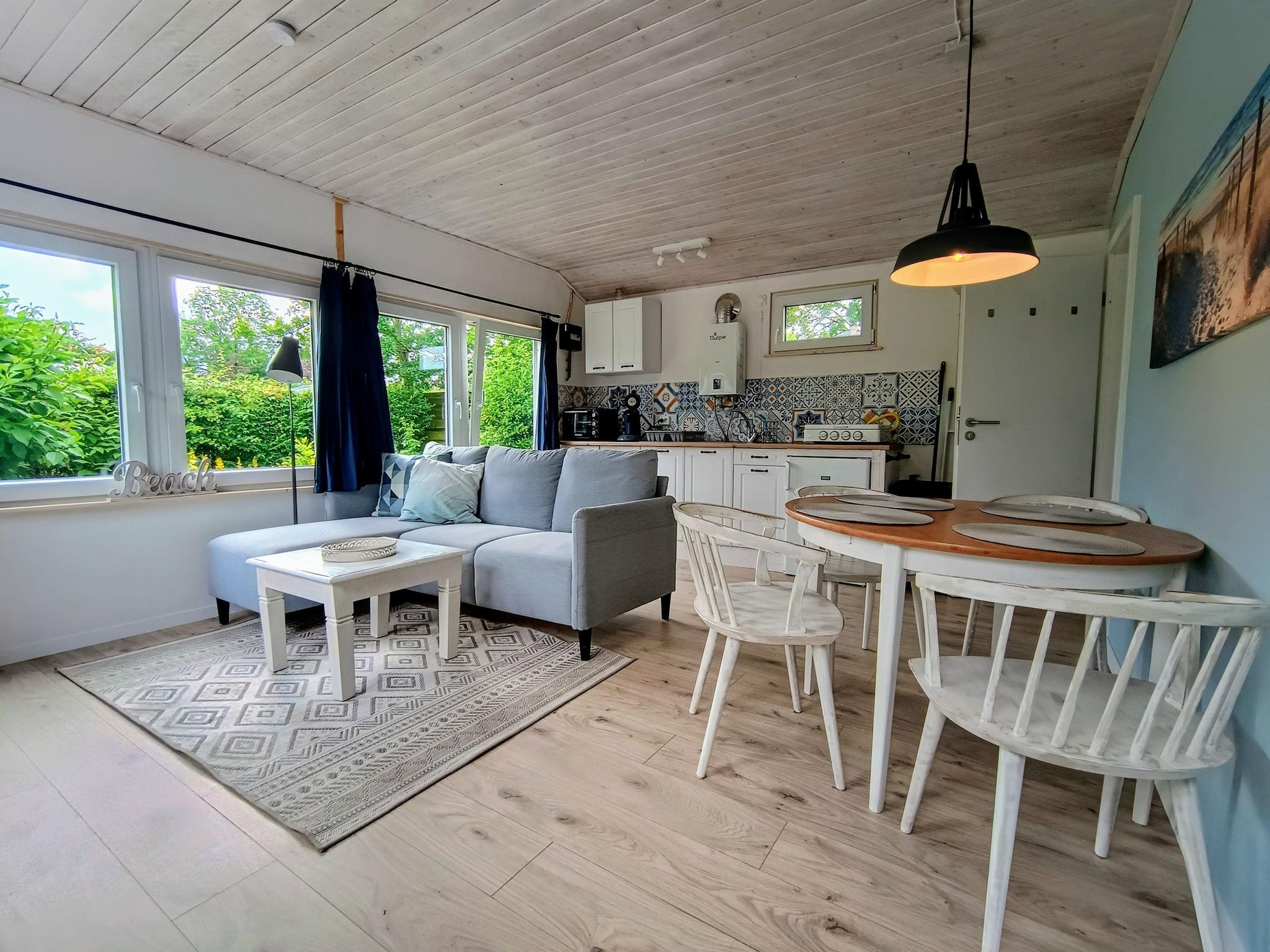 De woonkamer van Cosy Hideout in Dirkshorn