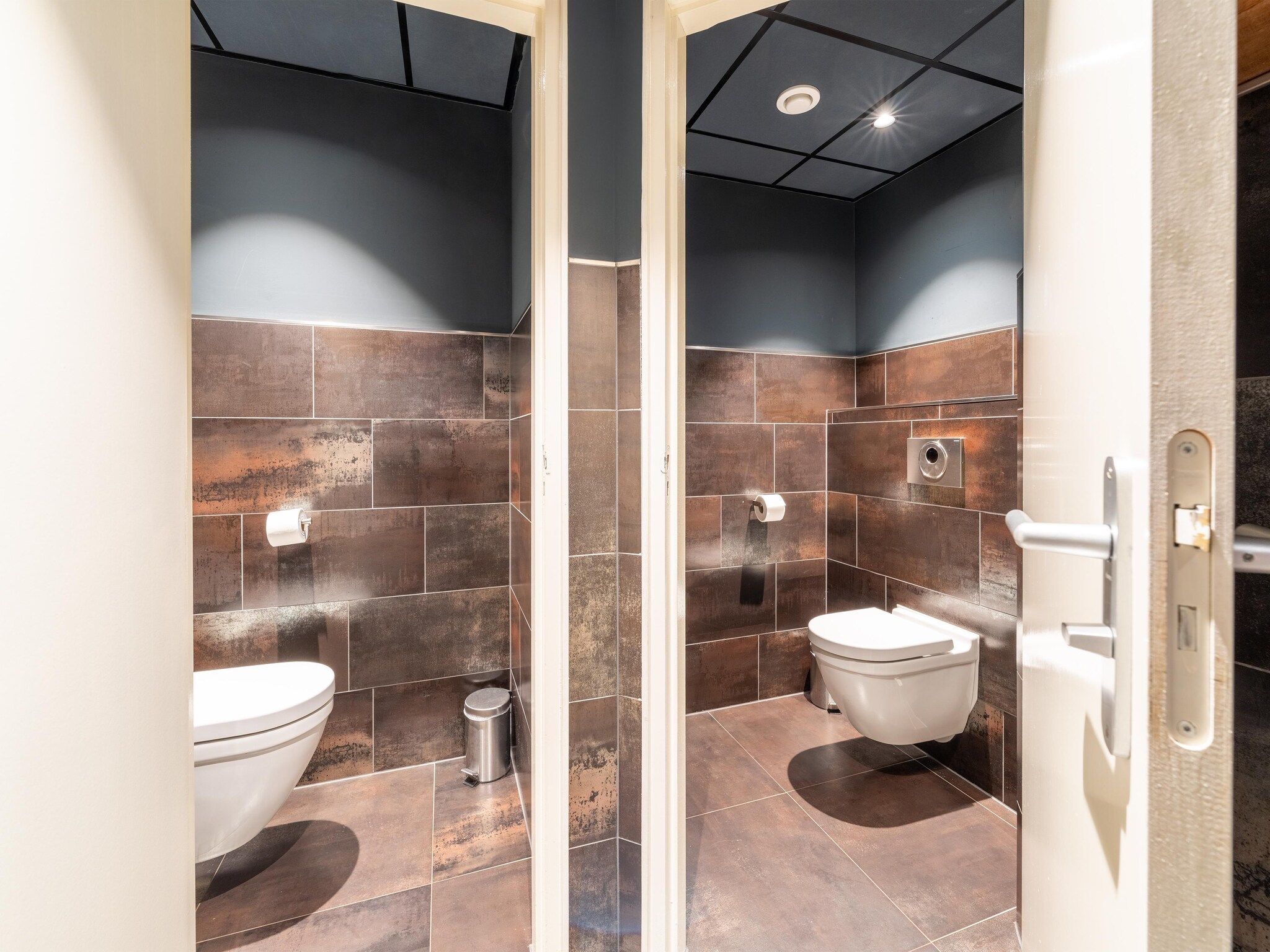 De badkamer van Landhuis Hezenes in Diever