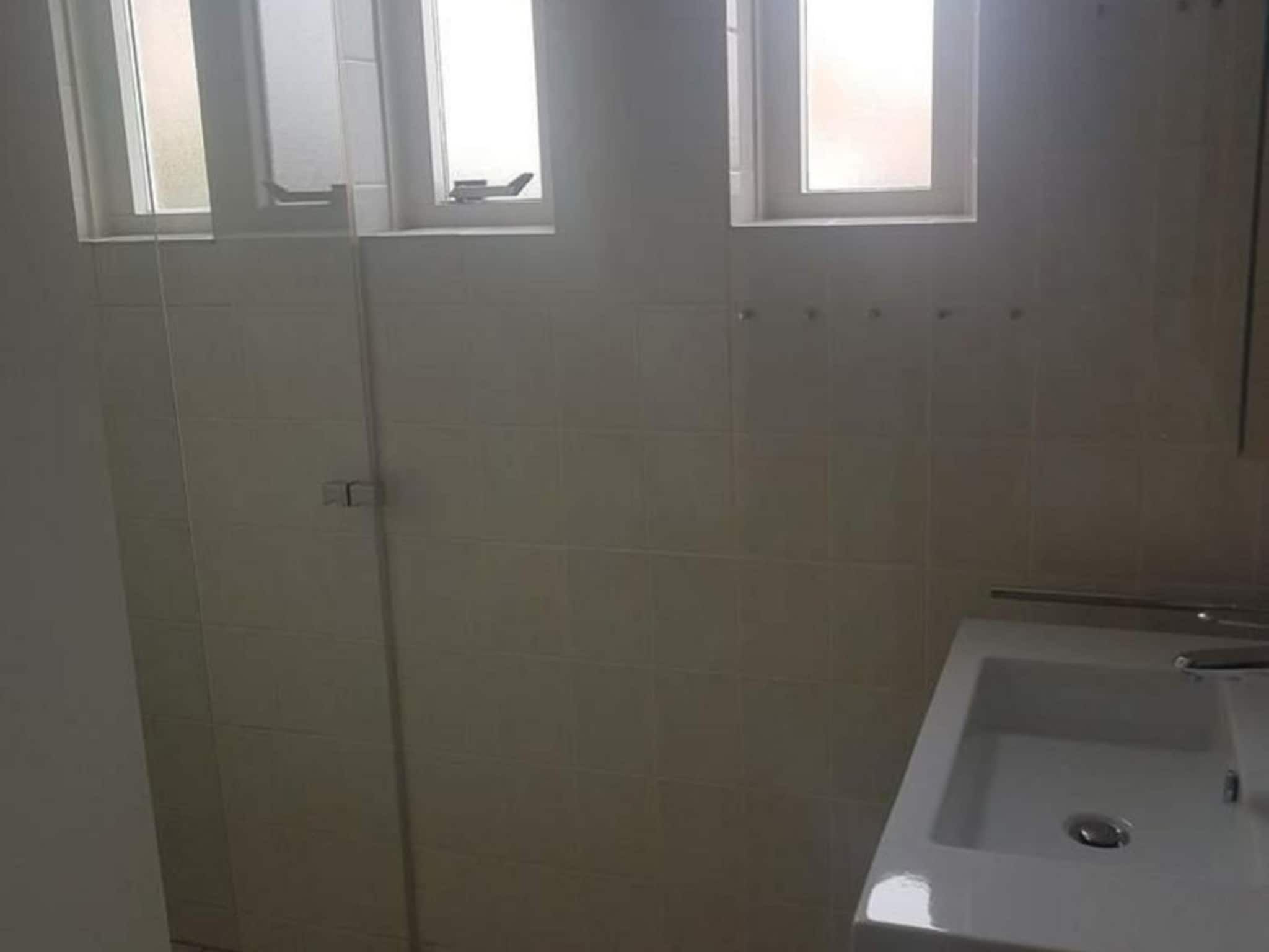 De badkamer van Scheldeveste 149 Schelde Breskens in Breskens