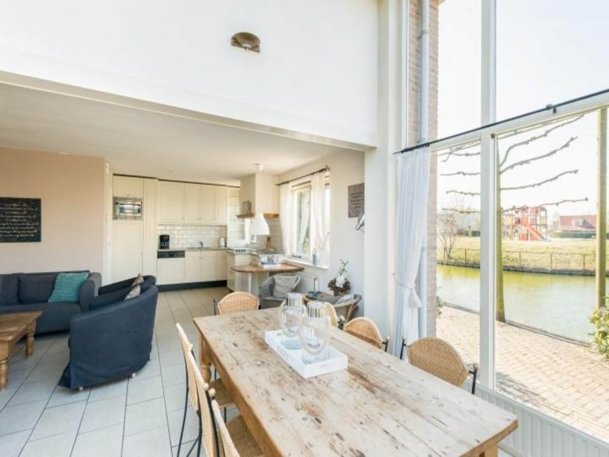 De eetkamer van Scheldeveste 151 Schelde Breskens in Breskens