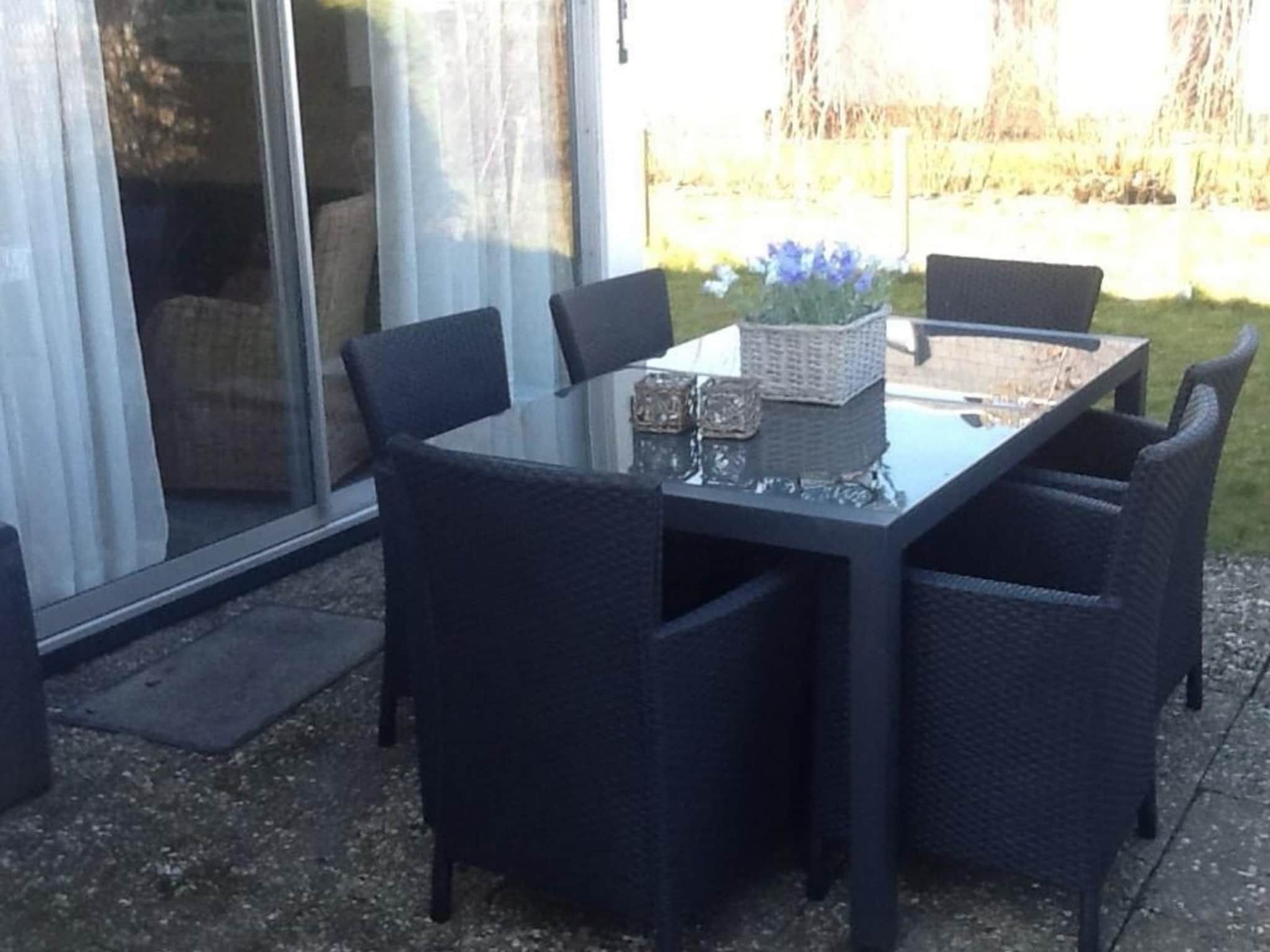 Het terras van Schoneveld 11 Zeester Breskens in Breskens