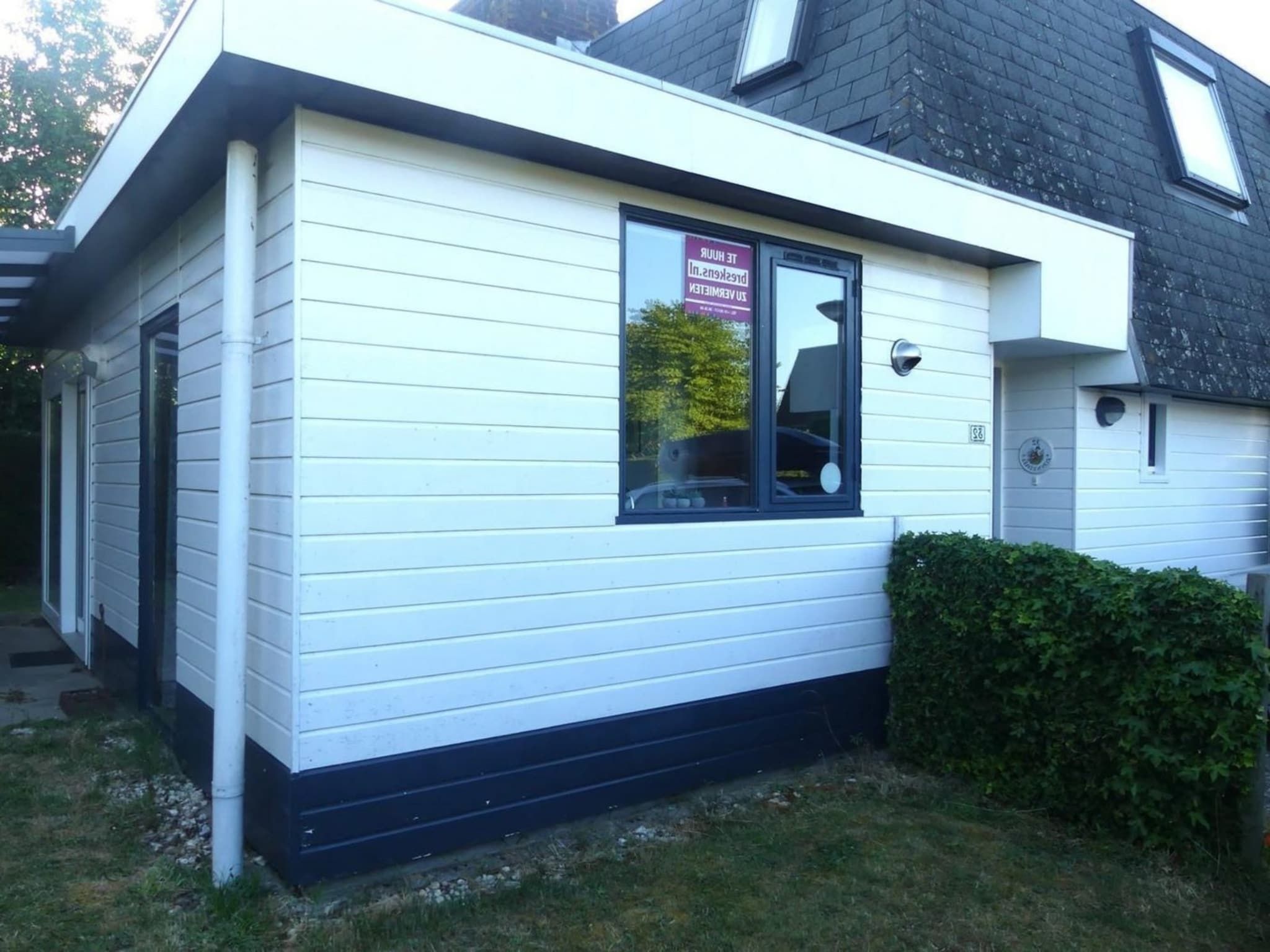 De buitenkant van Schoneveld 32 Zeester Breskens in Breskens