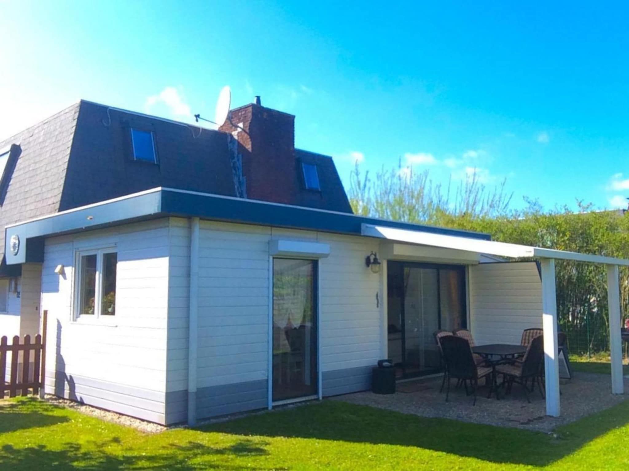 De buitenkant van Schoneveld 35 Zeester Breskens in Breskens