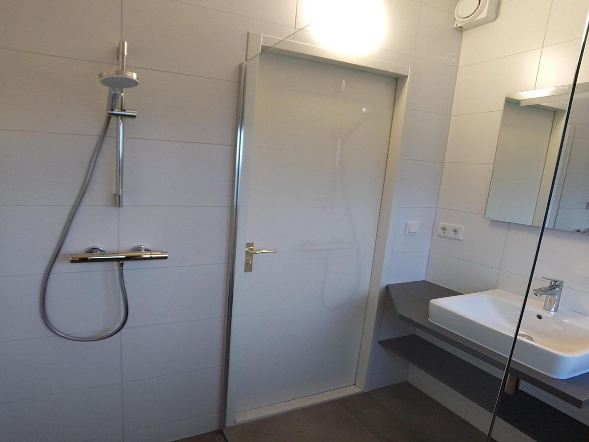 De badkamer van Scheldeveste 159 Zwin Breskens in Breskens
