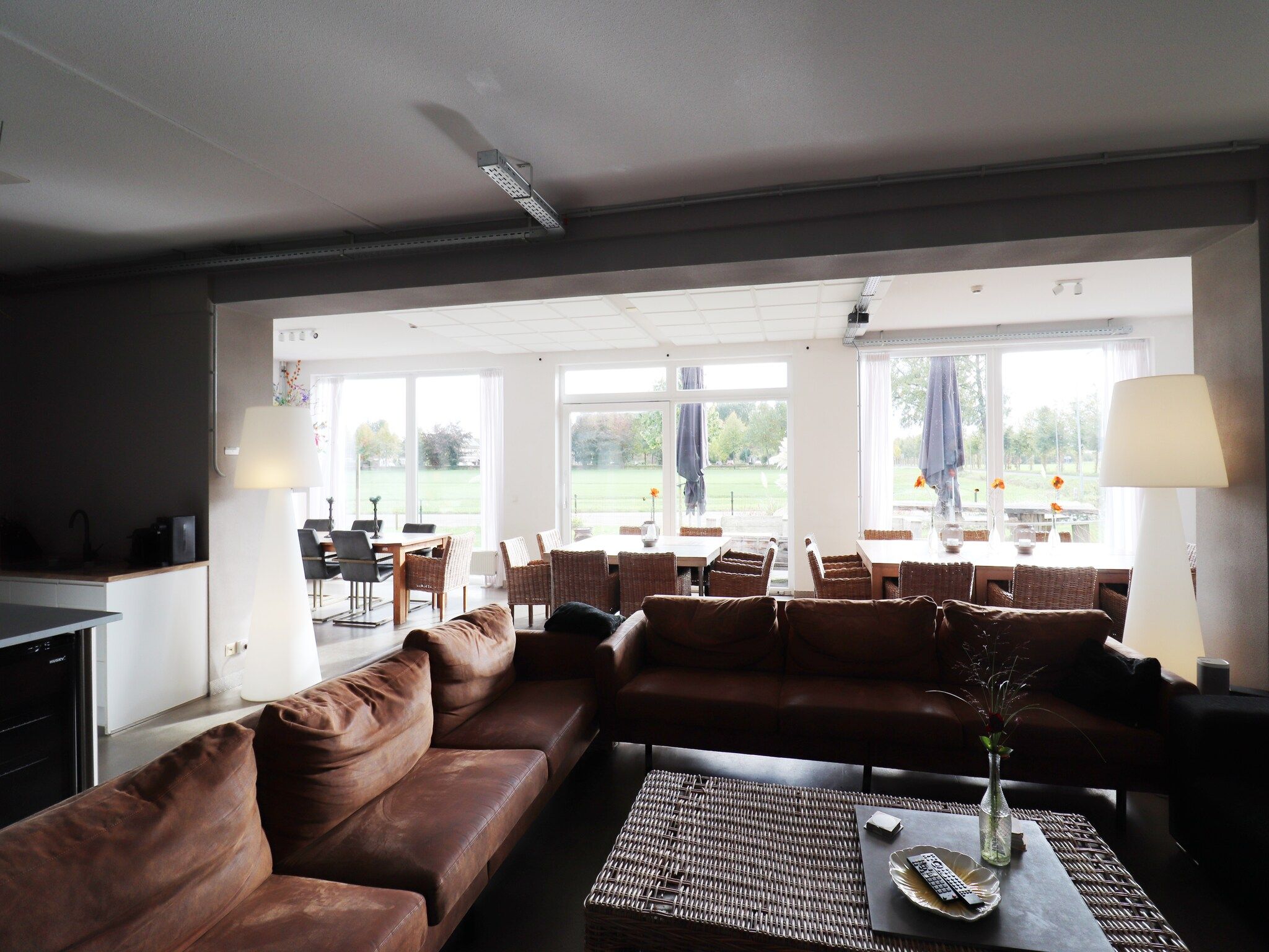 De woonkamer van De Slaapfabriek in Teuge