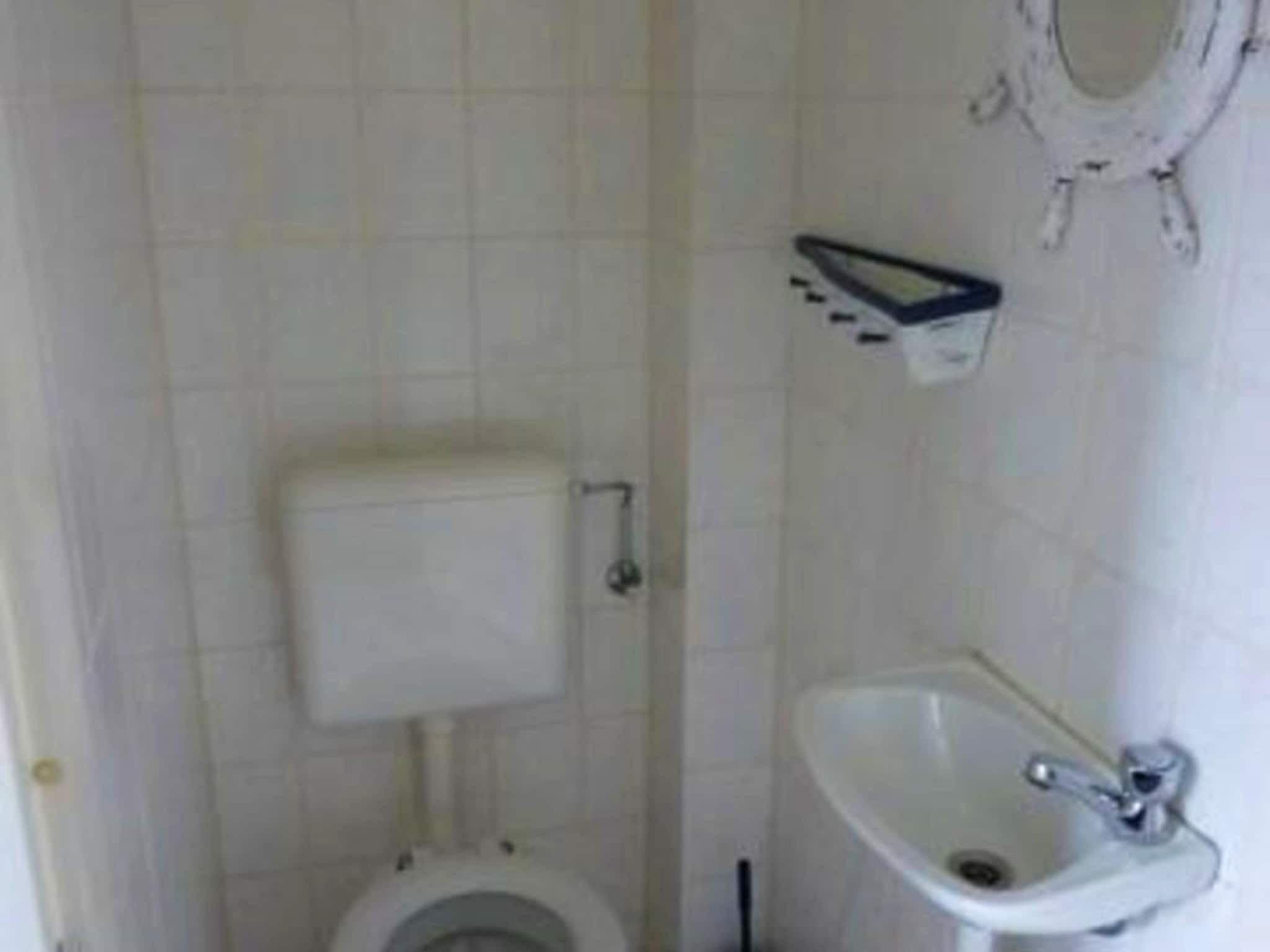 De badkamer van Scheldeveste 180 Zwin Breskens in Breskens